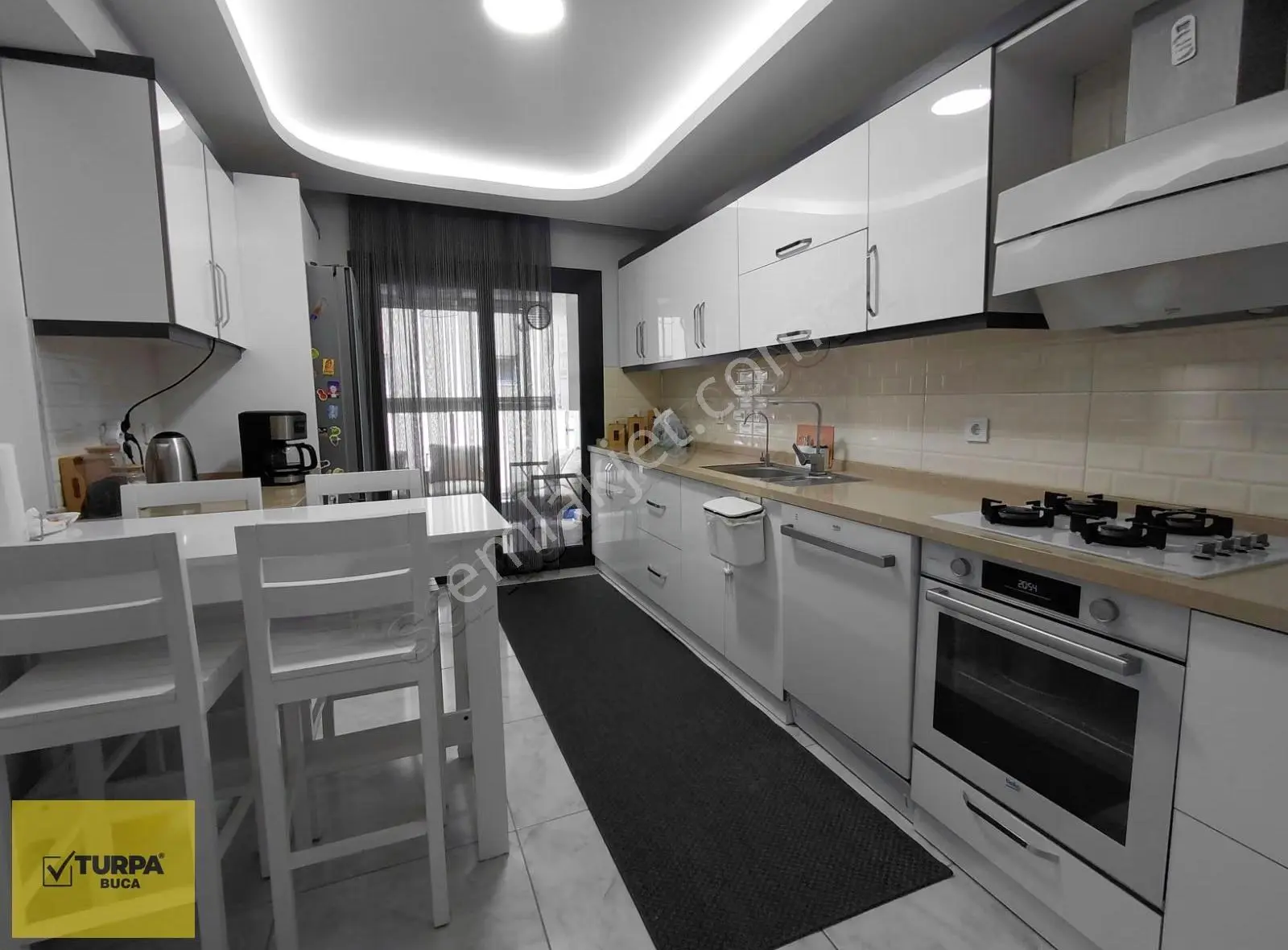 Turpa Buca'dan Satılık 4+1 Dubleks Teraslı Geniş Daire - Görsel 2