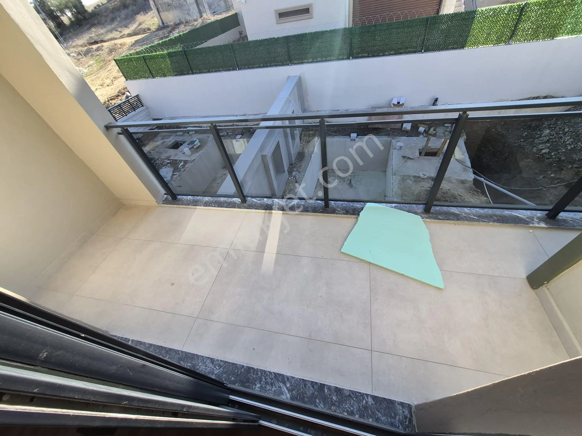 4+1 Çınarlı Tripleks Sıfır Villa 3balkon Havuz 200m2 Otopark 300m Arsa Teras G.oda 2banyo Barbekü - Görsel 14