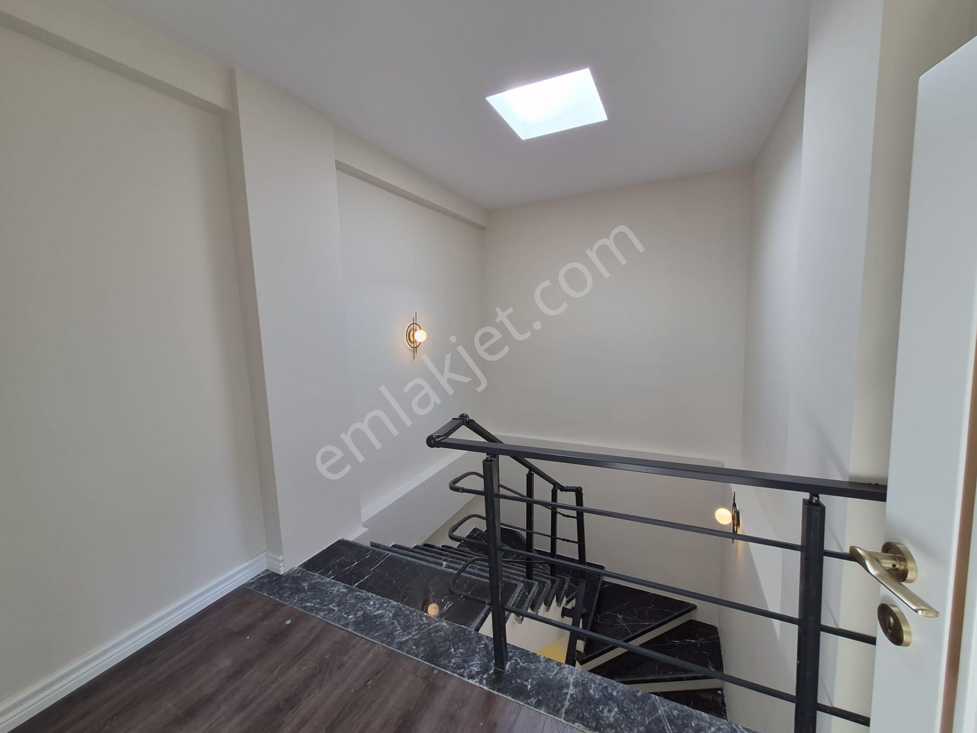 4+1 Çınarlı Tripleks Sıfır Villa 3balkon Havuz 200m2 Otopark 300m Arsa Teras G.oda 2banyo Barbekü - Görsel 17