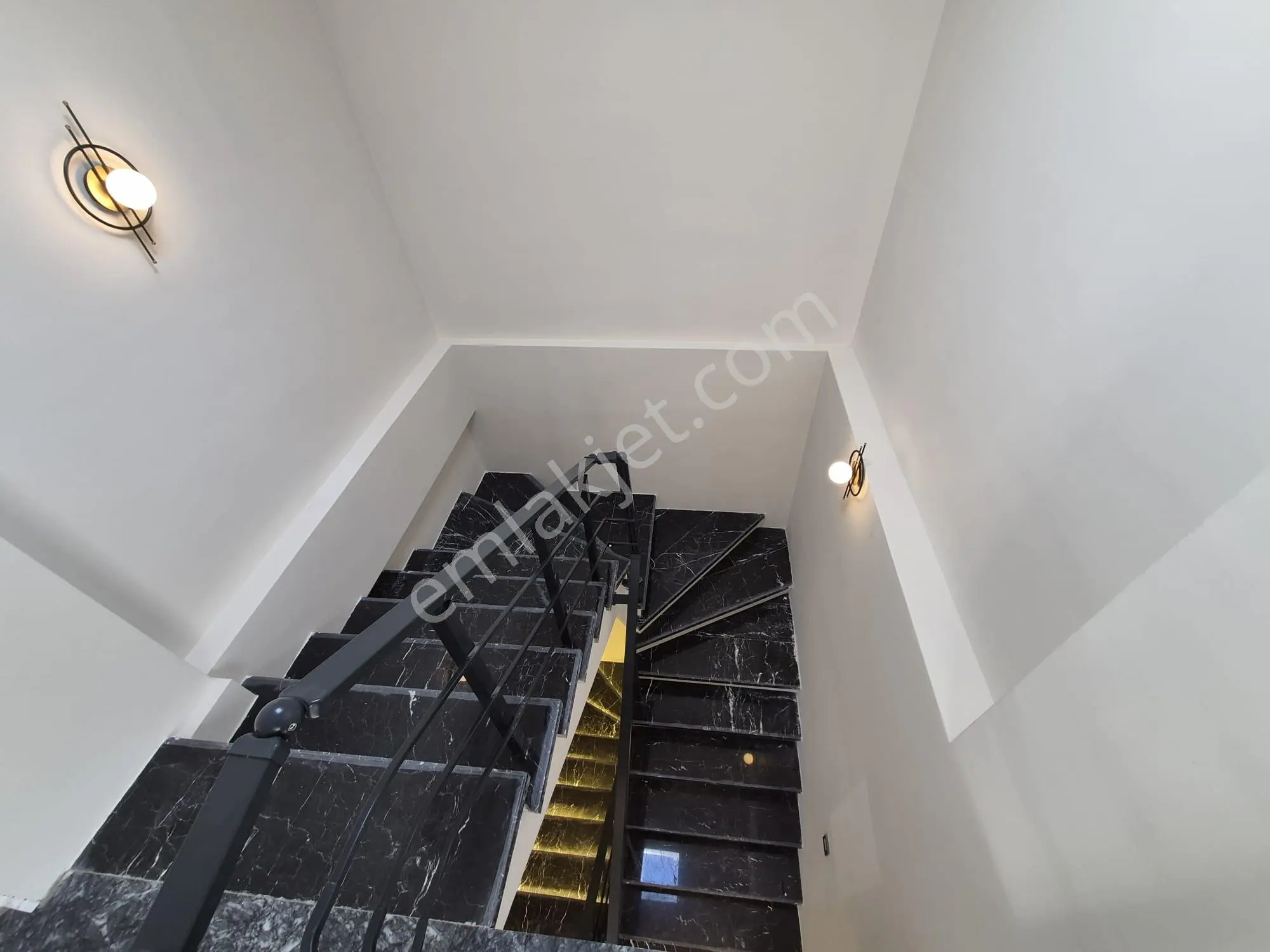 4+1 Çınarlı Tripleks Sıfır Villa 3balkon Havuz 200m2 Otopark 300m Arsa Teras G.oda 2banyo Barbekü - Görsel 7