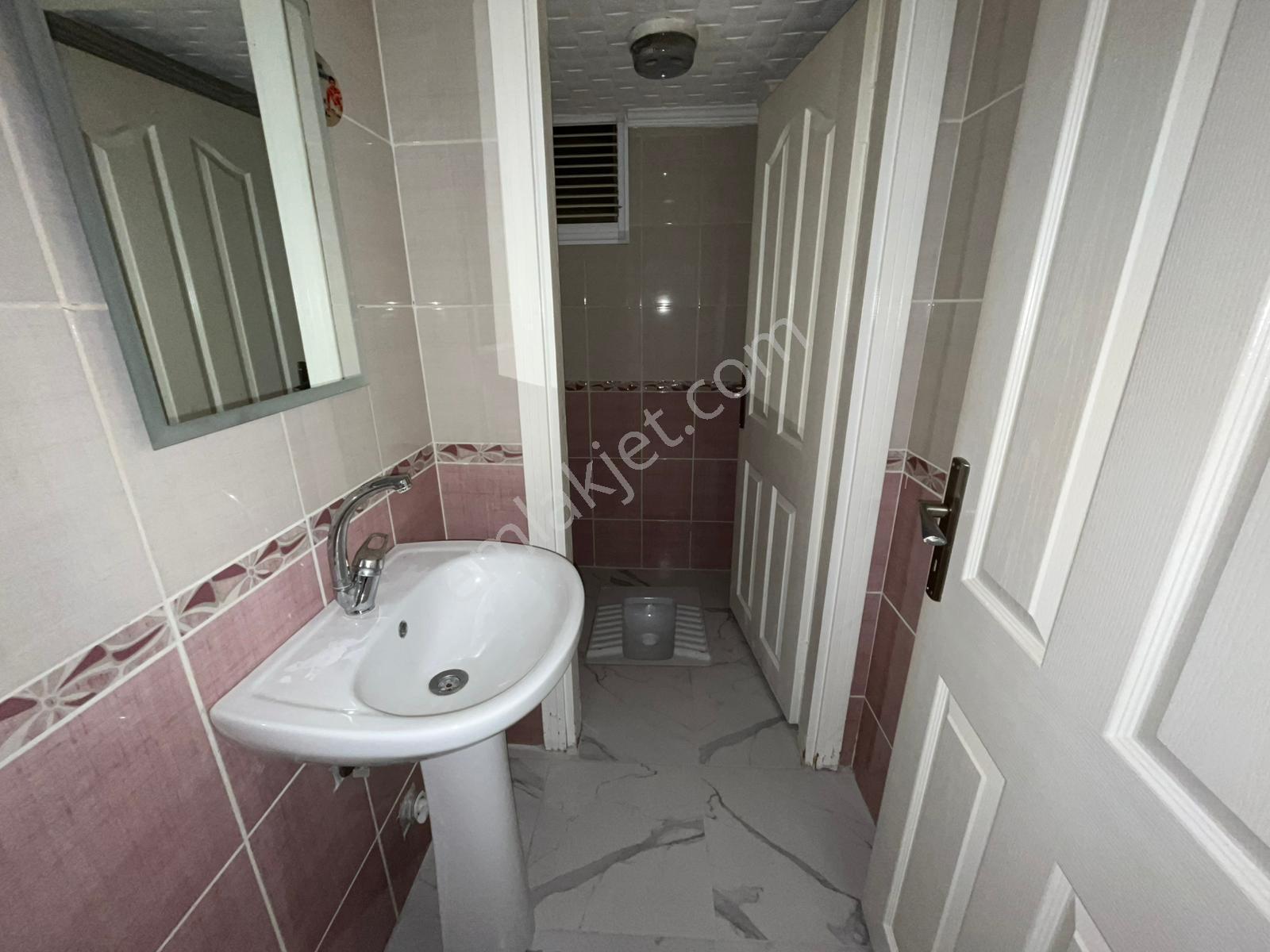 Konut Emlaktan Merkezi Lokasyonda Kiralık 3+1 140m2 Daire - Görsel 5