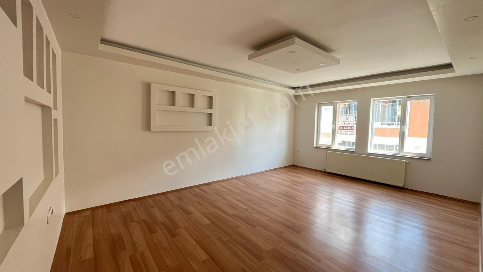 Konut Emlaktan Merkezi Lokasyonda Kiralık 3+1 140m2 Daire - Görsel 11