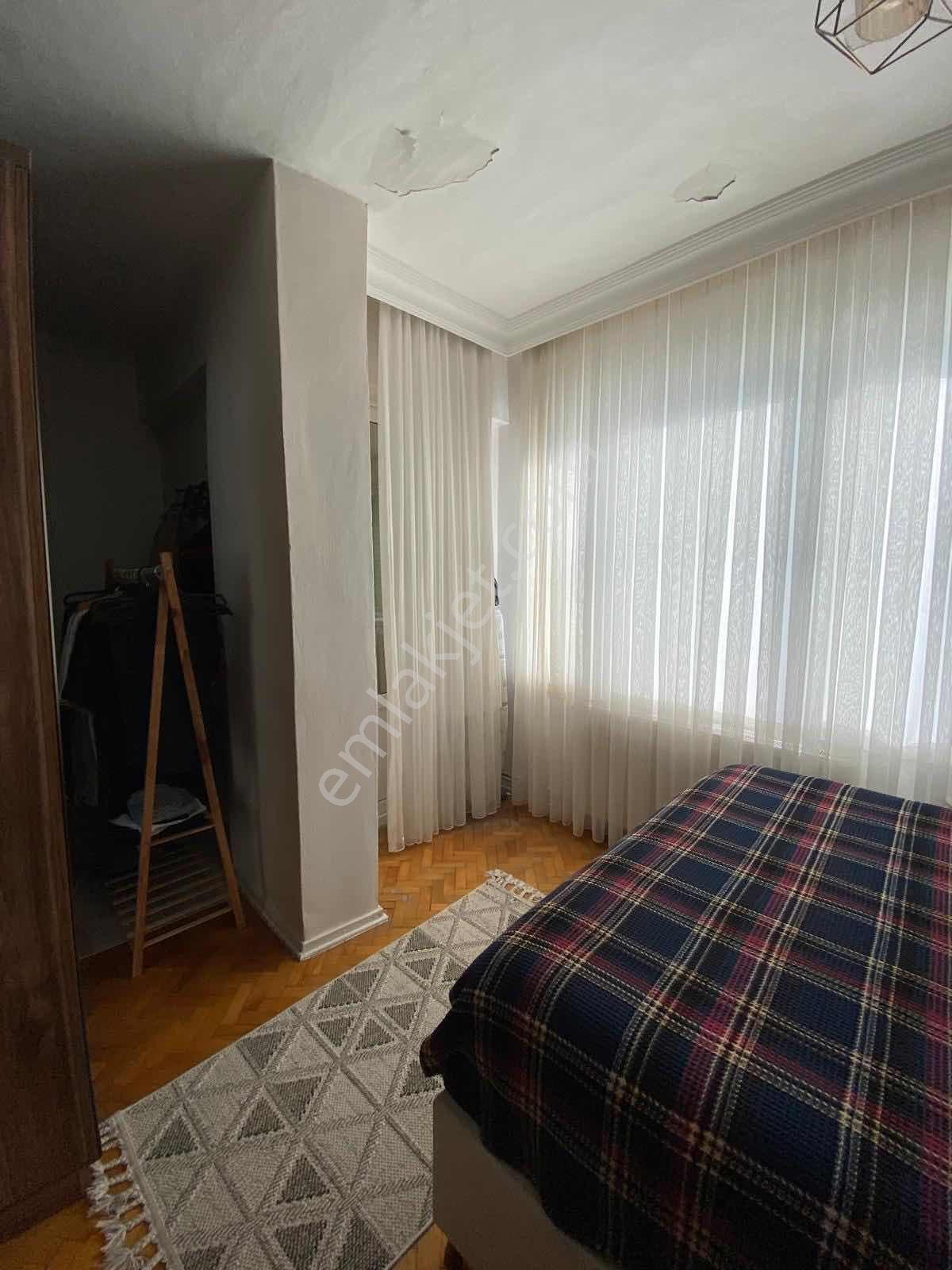 Bakırköy Kartaltepe Eski Site İçerisin De 3.kat 2+1 90m2 - Görsel 5