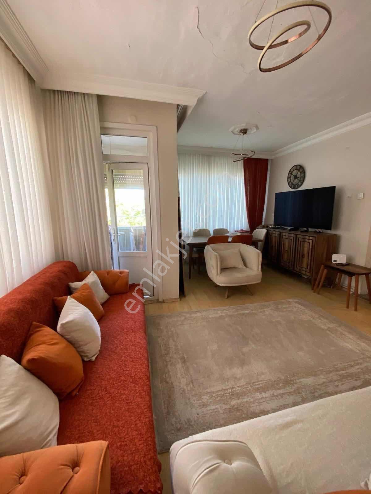 Bakırköy Kartaltepe Eski Site İçerisin De 3.kat 2+1 90m2 - Görsel 10