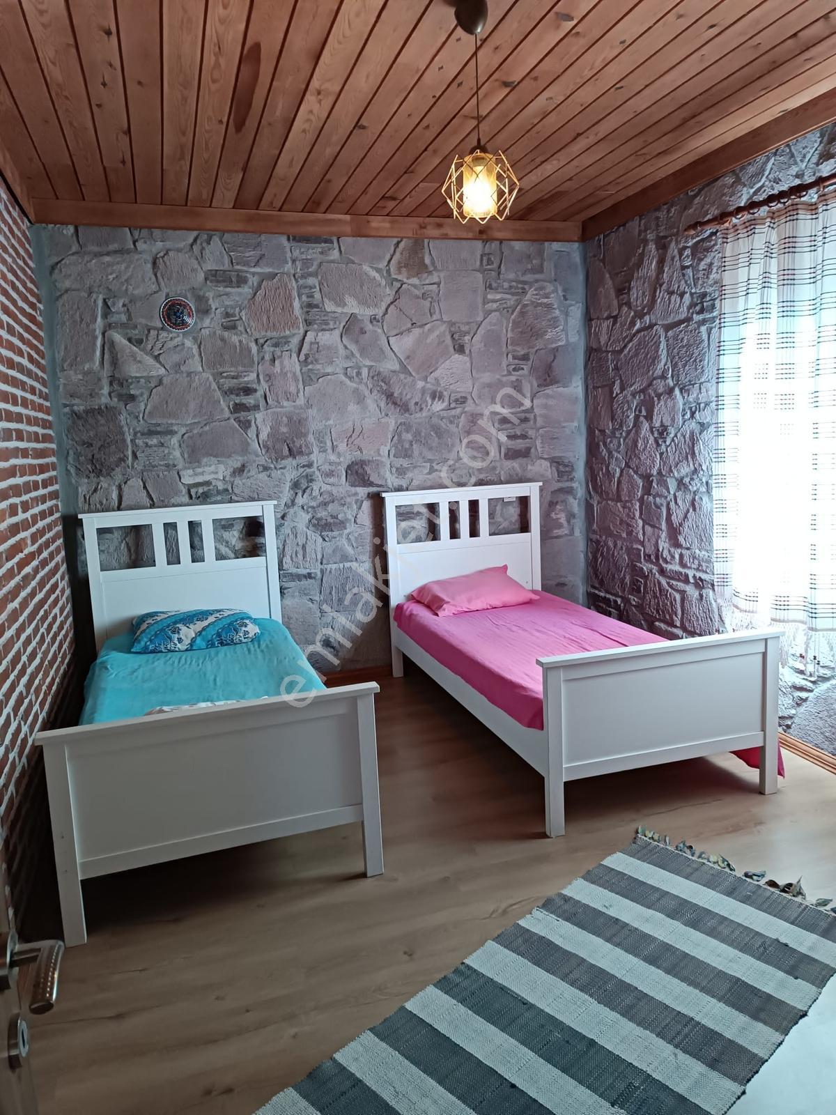 İzmir Dikili Bademlide Kiralık Müstakil Bahçeli Taş Ev - Görsel 26