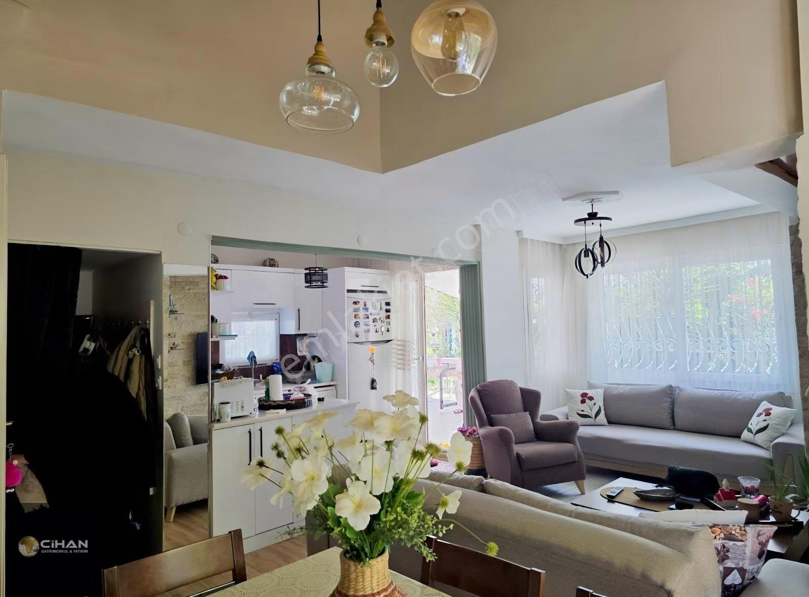 Kuşadasında Daire Fiyatına Satılık Villa - Görsel 7