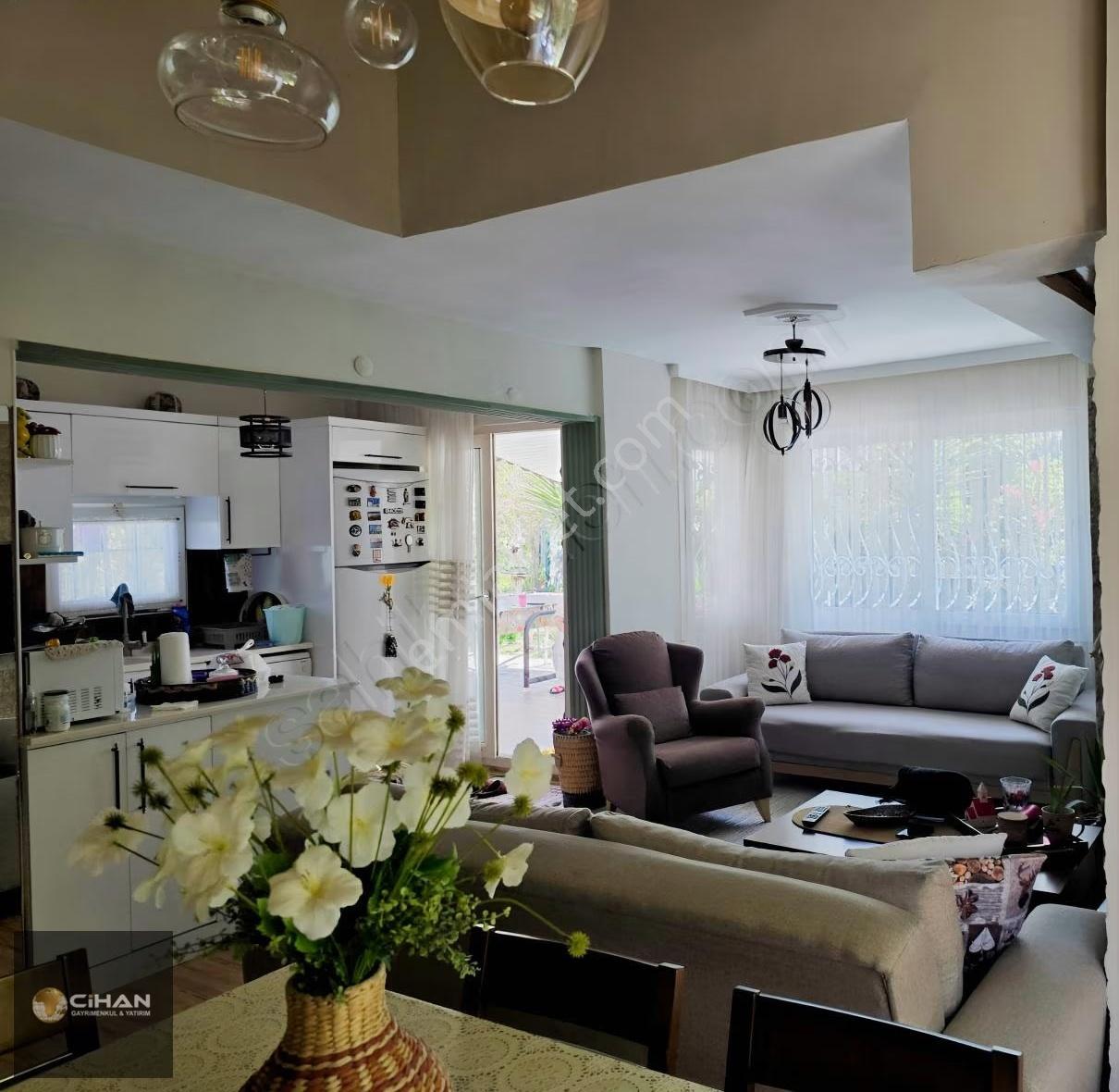 Kuşadasında Daire Fiyatına Satılık Villa - Görsel 2