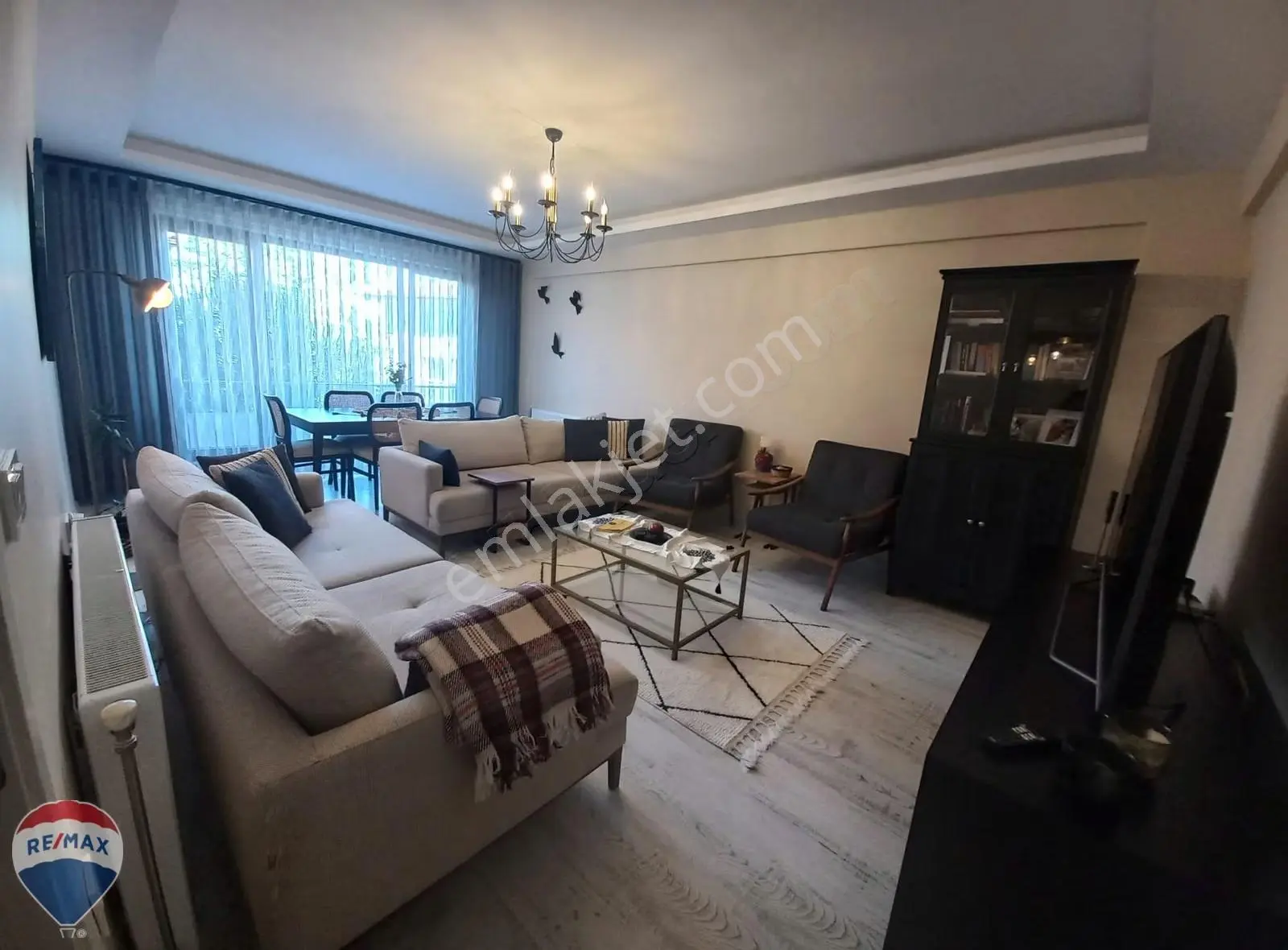 Remax Mavi-istiklal Fırtına Sit Nezih Aile Apt.geniş Yüksekgiriş - Görsel 8