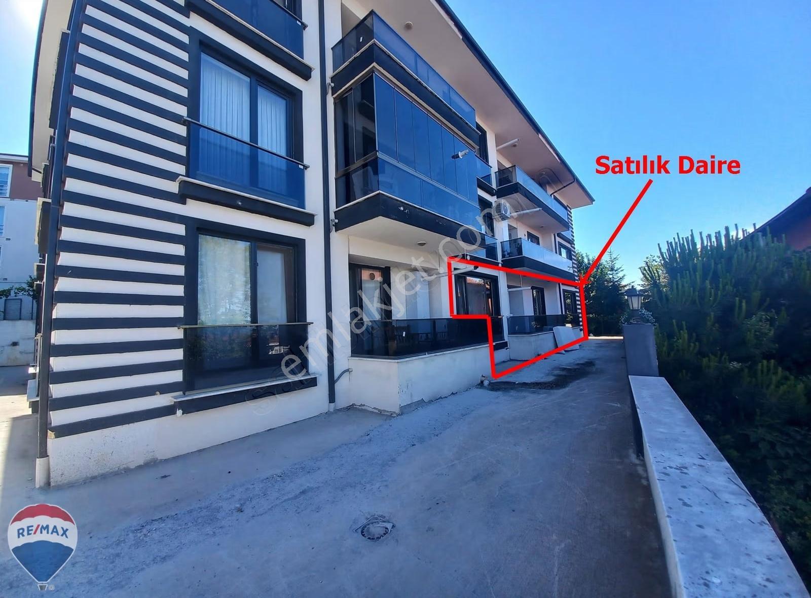Remax Mavi-istiklal Fırtına Sit Nezih Aile Apt.geniş Yüksekgiriş - Görsel 31