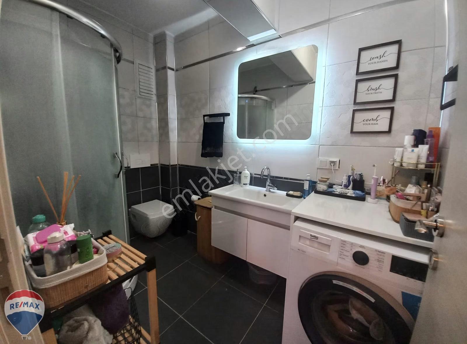 Remax Mavi-istiklal Fırtına Sit Nezih Aile Apt.geniş Yüksekgiriş - Görsel 29