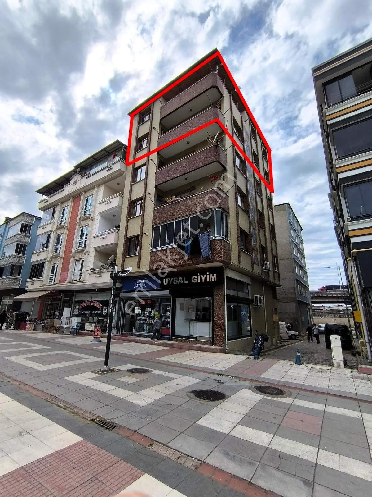 Canik Mekke Caddesi Üzerinde Satılık Dubleks