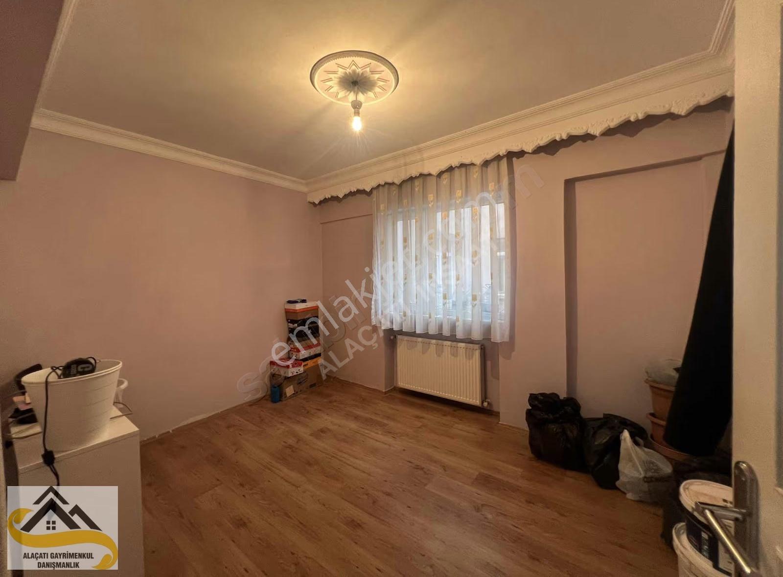 Alaçatı Dan Köşe Başı Bina Çift Cephe Kiralık 3.kat Daire 2+1 - Görsel 22