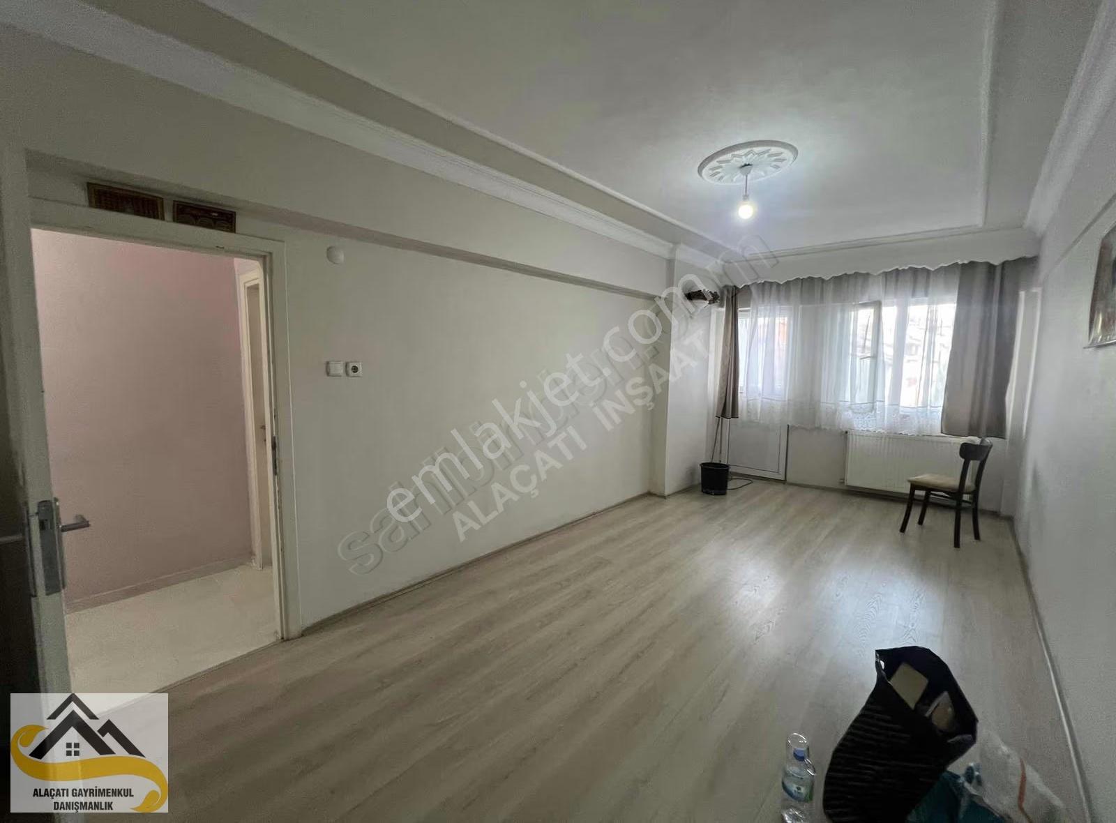 Alaçatı Dan Köşe Başı Bina Çift Cephe Kiralık 3.kat Daire 2+1 - Görsel 18