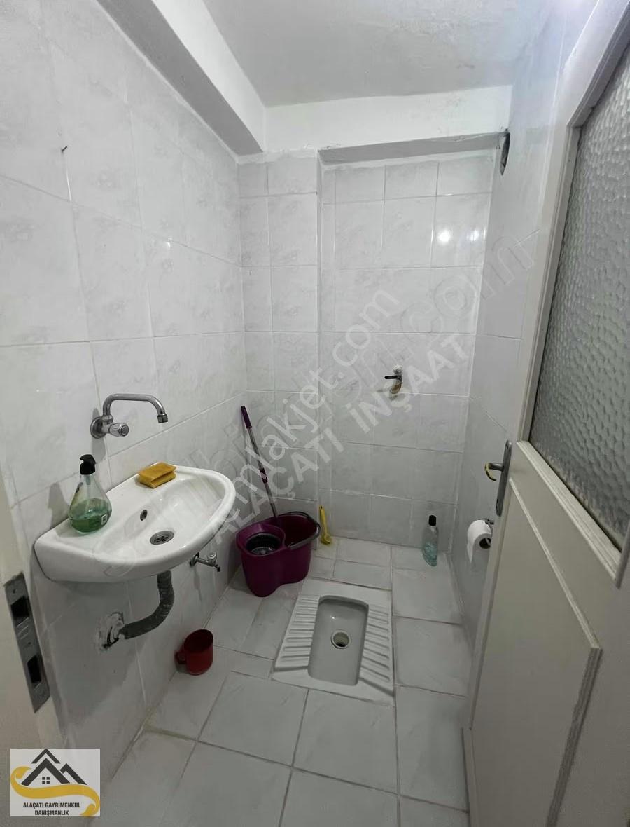 Alaçatı Dan Köşe Başı Bina Çift Cephe Kiralık 3.kat Daire 2+1 - Görsel 2