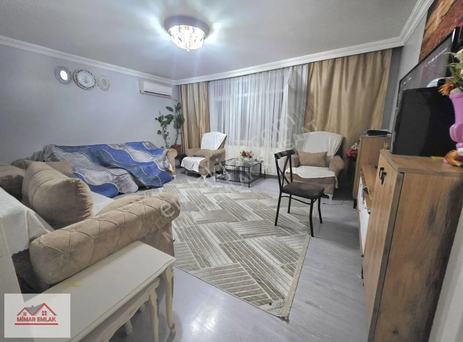 Mimar Emlak'tan Satılık Tek Daire Üzeri 130m² 4. Kat Daire