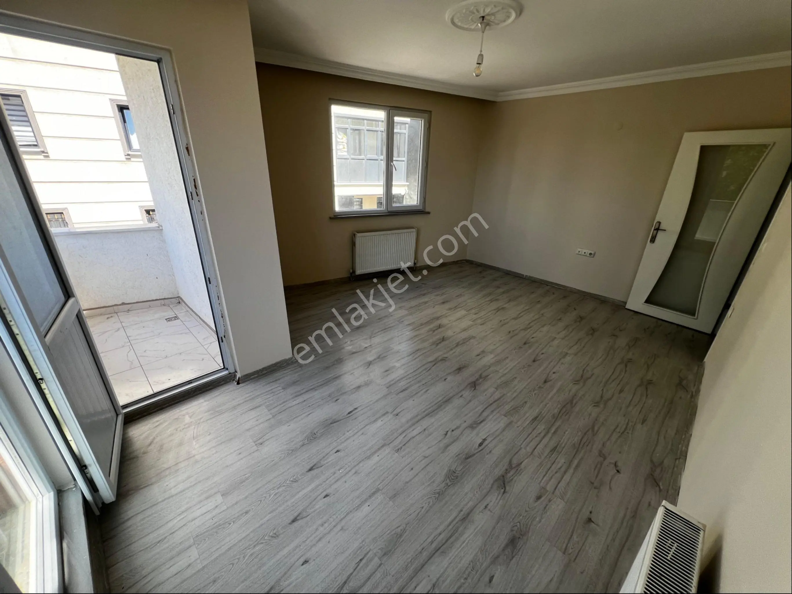 Mevlana Mh Adalet Sarayına 200mt Kiralık 2+1 Asansörlü Arakat Daire - Görsel 3