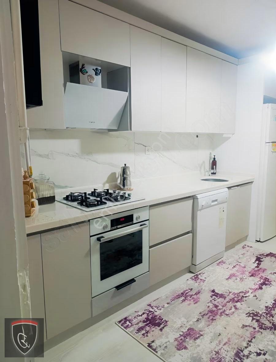 Şehitlik Mahallesi Emek Sitesinde Satılık Arakat Bakımlı Daire