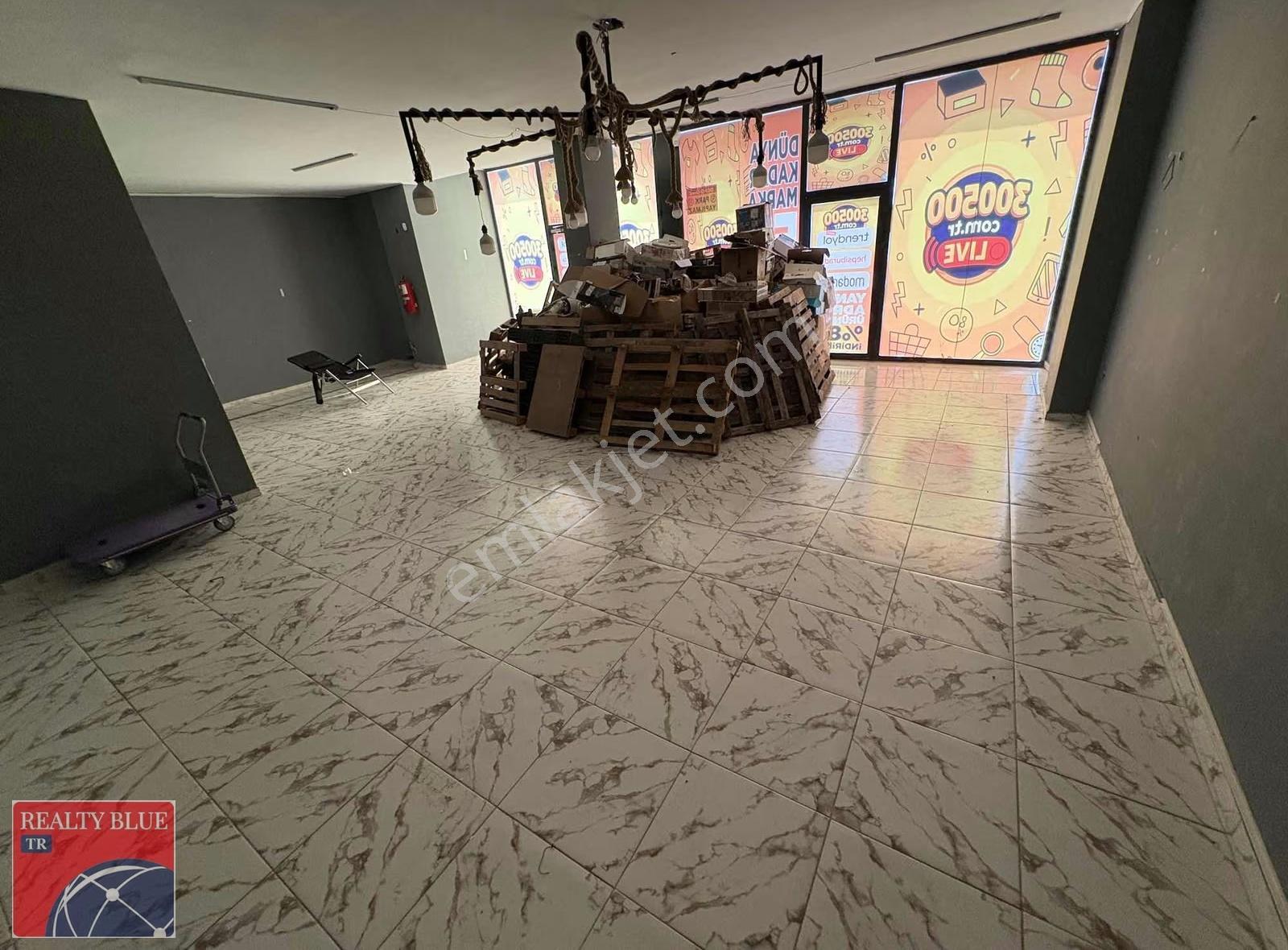 Sultanbeyli Cadde Üstünde Kiralık 270 M2 Dükkan - Görsel 8