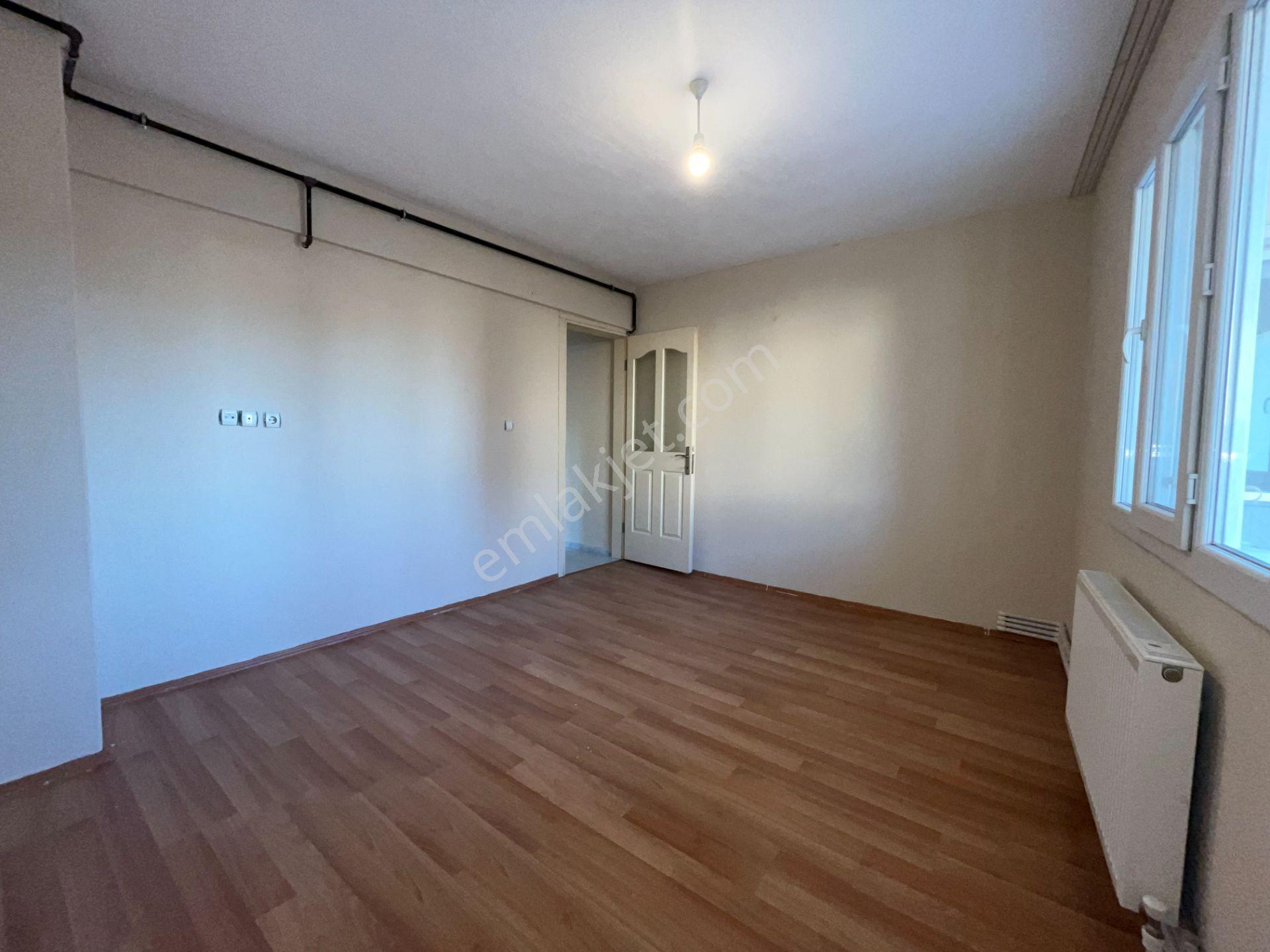 Gümüşpala Merkez'de Doğalgazlı Ve Ara Kat 3+1 Kiralık Daire - Görsel 9