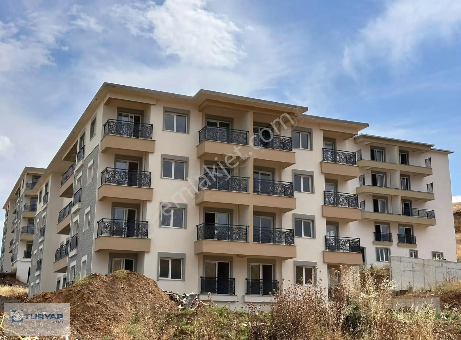 Aliağa Örnekkent'te Aden Park Sitesinde 2+1 Satılık Lüks Daire