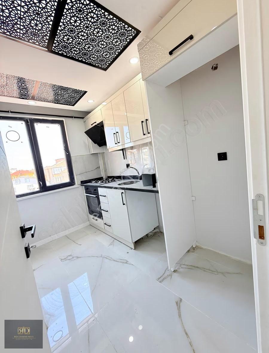Rd'den Kiralık 1+1yeni Binada Cam Balkonlu Kapalı Mutfak Daire - Görsel 4