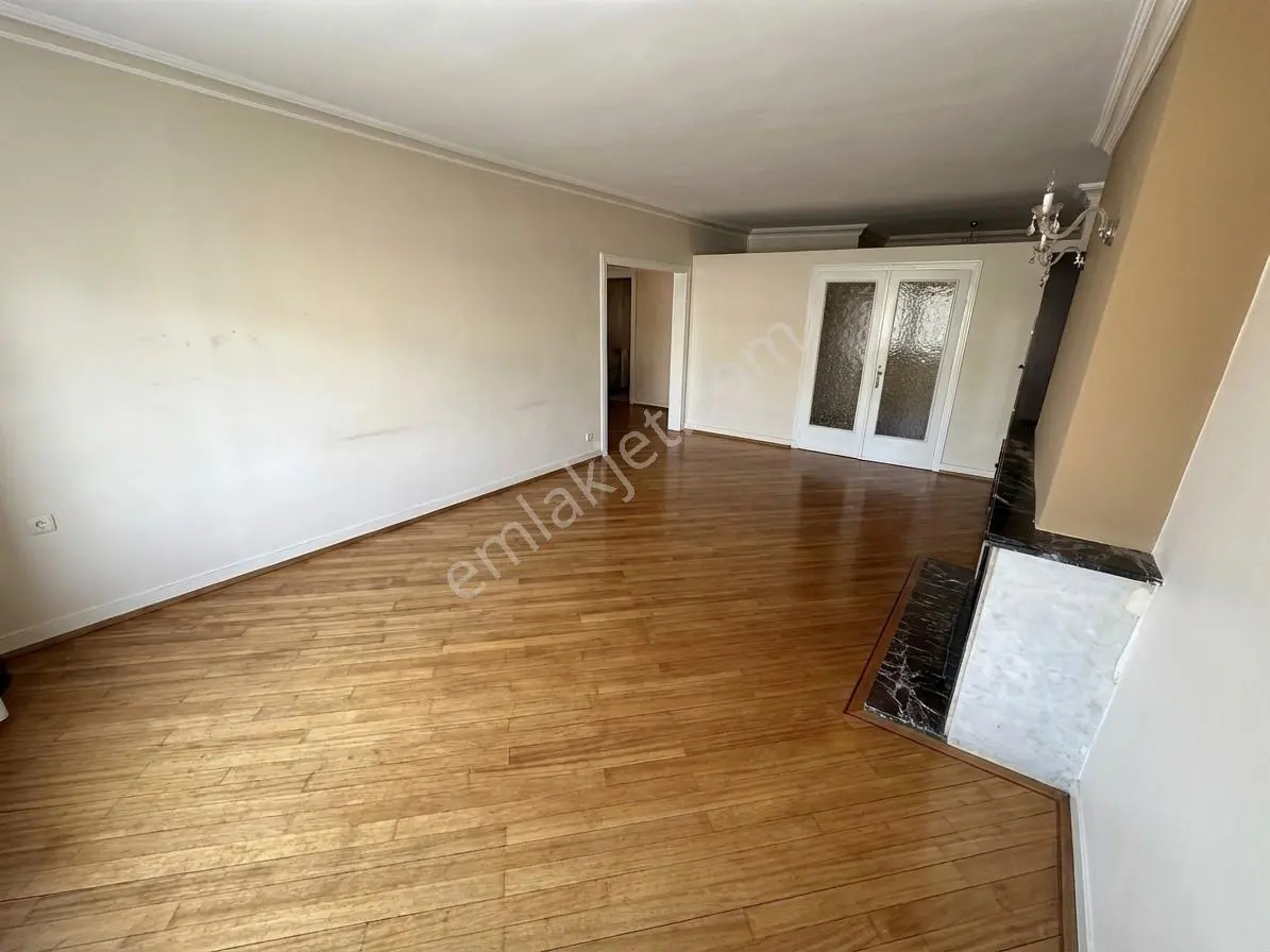 Kennedy Caddesi Üzerinde Prestijli Konumda Kiralık Daire - Görsel 16
