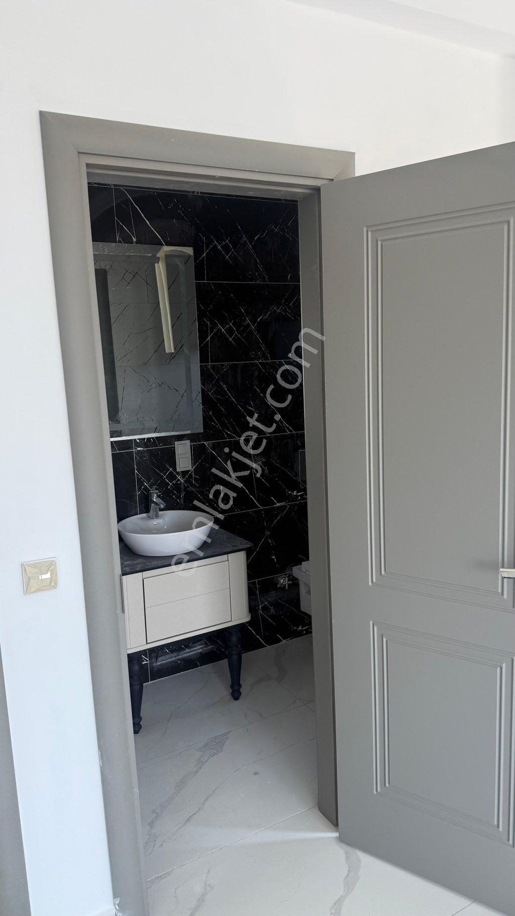Güzelçamlıda Özel Havuzlu 4+2 Müstakil Villa - Görsel 23