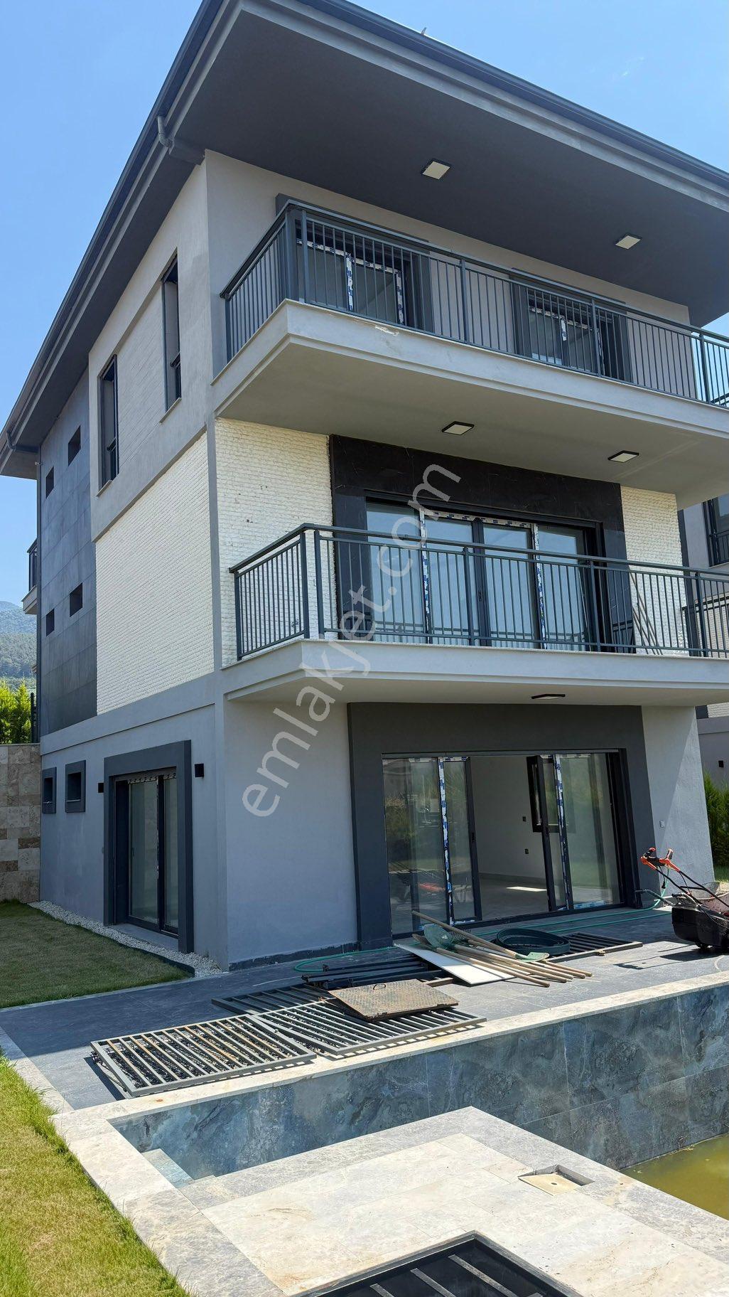 Güzelçamlıda Özel Havuzlu 4+2 Müstakil Villa - Görsel 29