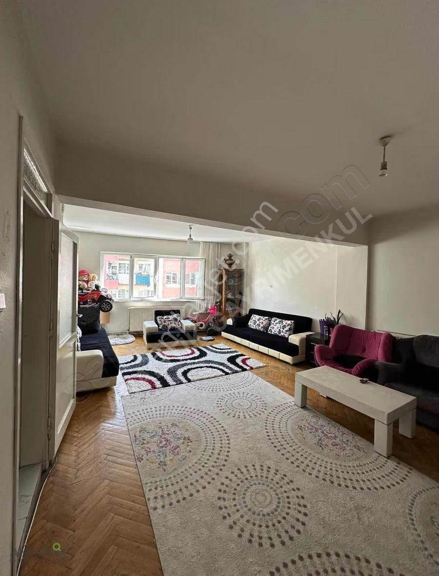 Denizli Lisesi Karşısı Satılık 2+1 Daire, 120m², Cadde Üzeri