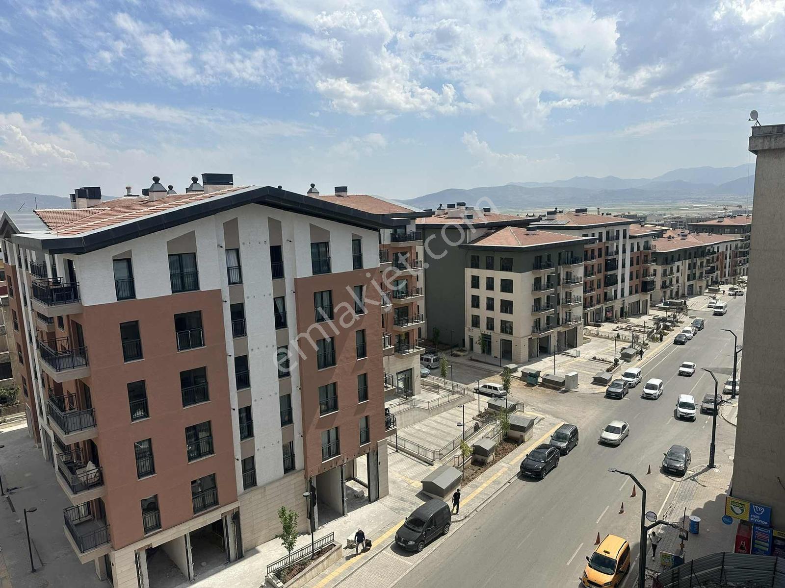 Çarşı Merkezde Şelale Park Altı Satılık 3+1 Fırsat Daire - Görsel 35