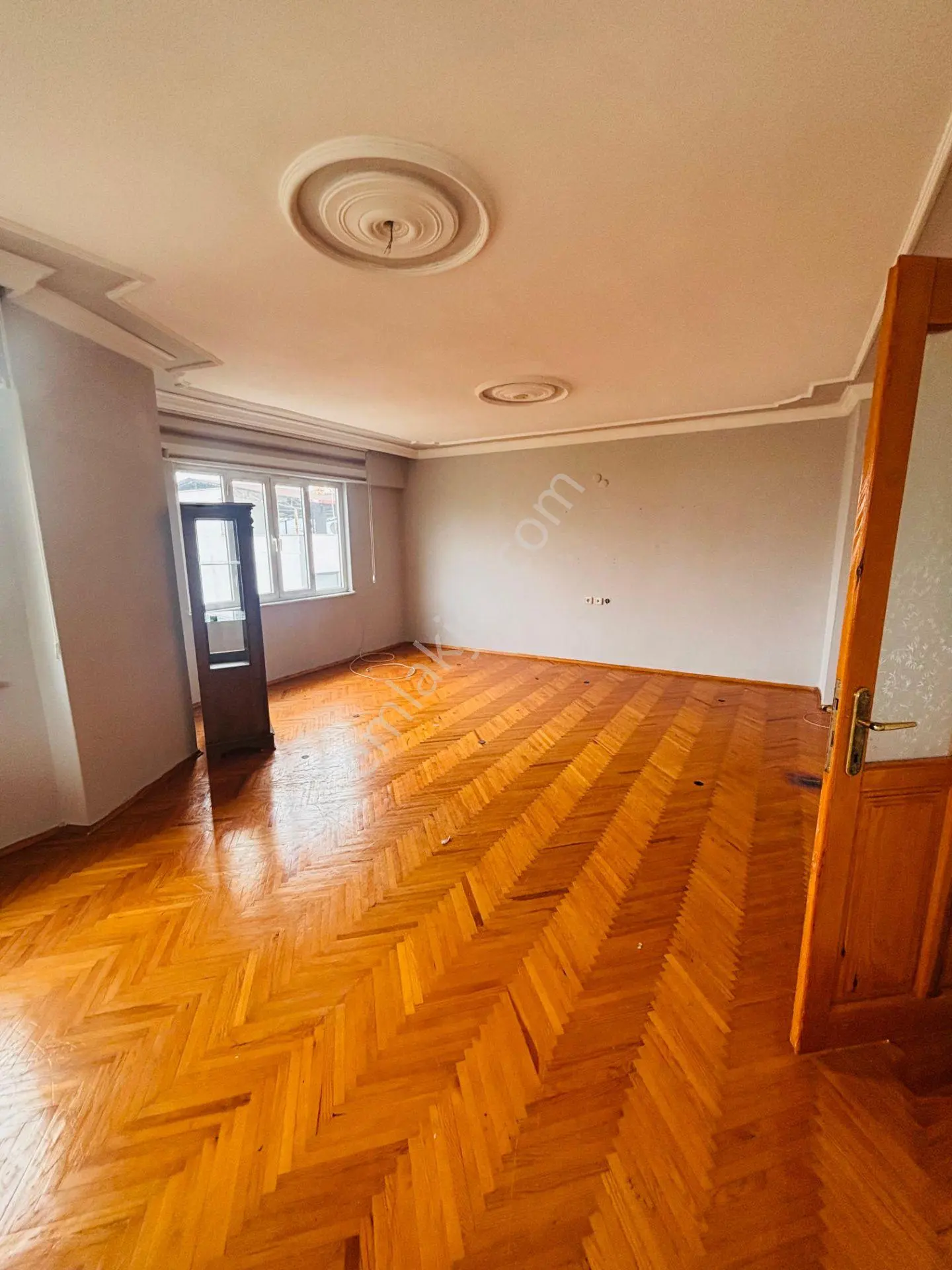 Ortak Emlaktan Anadolu Lisesi Mevkiinde Kiralık 3+1 Daire - Görsel 4