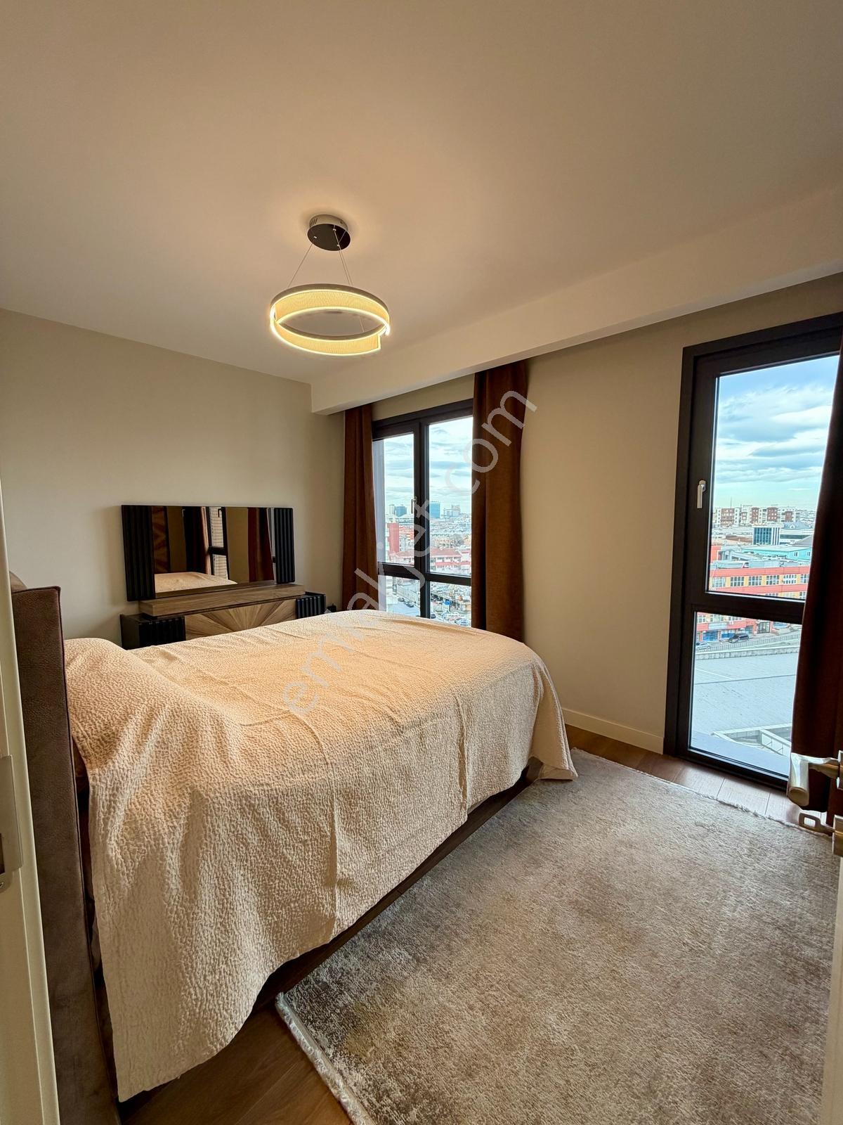 Rams City Haliç Eşyalı Kiralık 1+1 Büyük Tip Köşe - Görsel 8