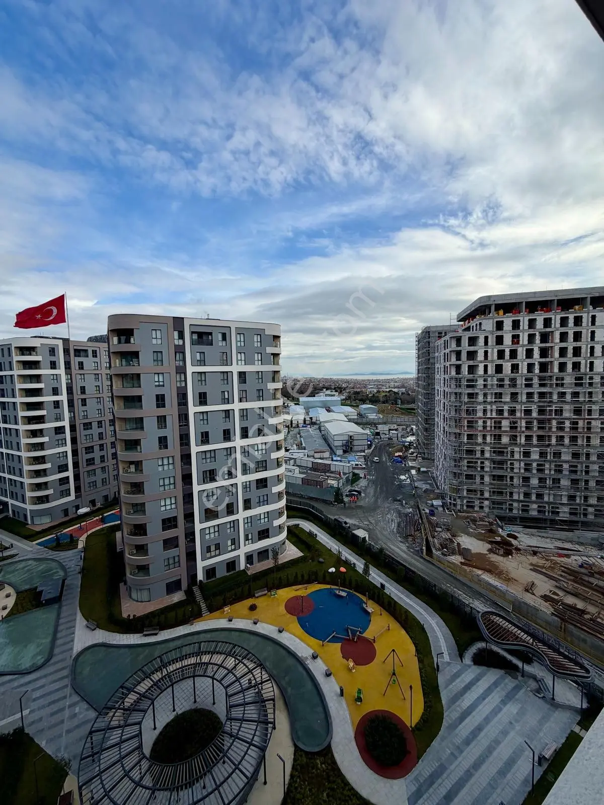 Rams City Haliç Eşyalı Kiralık 1+1 Büyük Tip Köşe