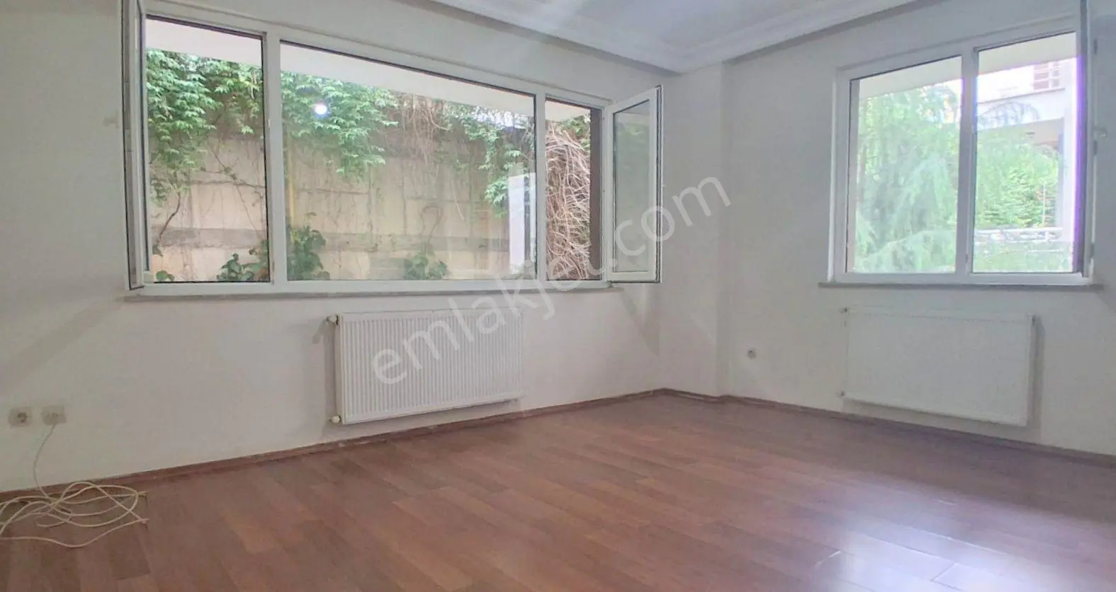 Mertcan'dan Yayalar Mah.site İçi Kapalı Balkonlu 2+1 Daire