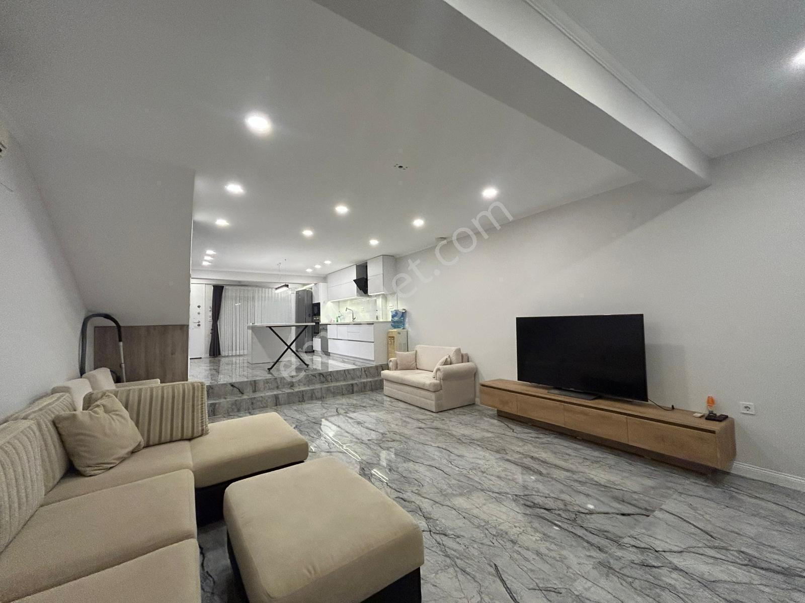 Alanya Konaklıda Denize Sıfır Site İçinde Satılık Lüks 4+1 Villa - Görsel 22