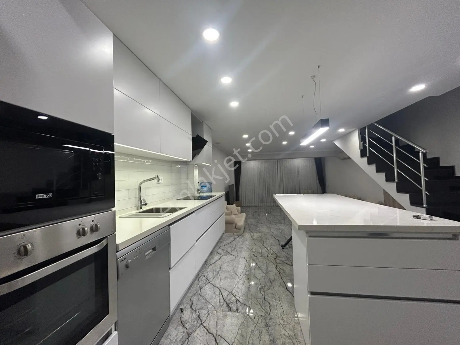 Alanya Konaklıda Denize Sıfır Site İçinde Satılık Lüks 4+1 Villa - Görsel 5