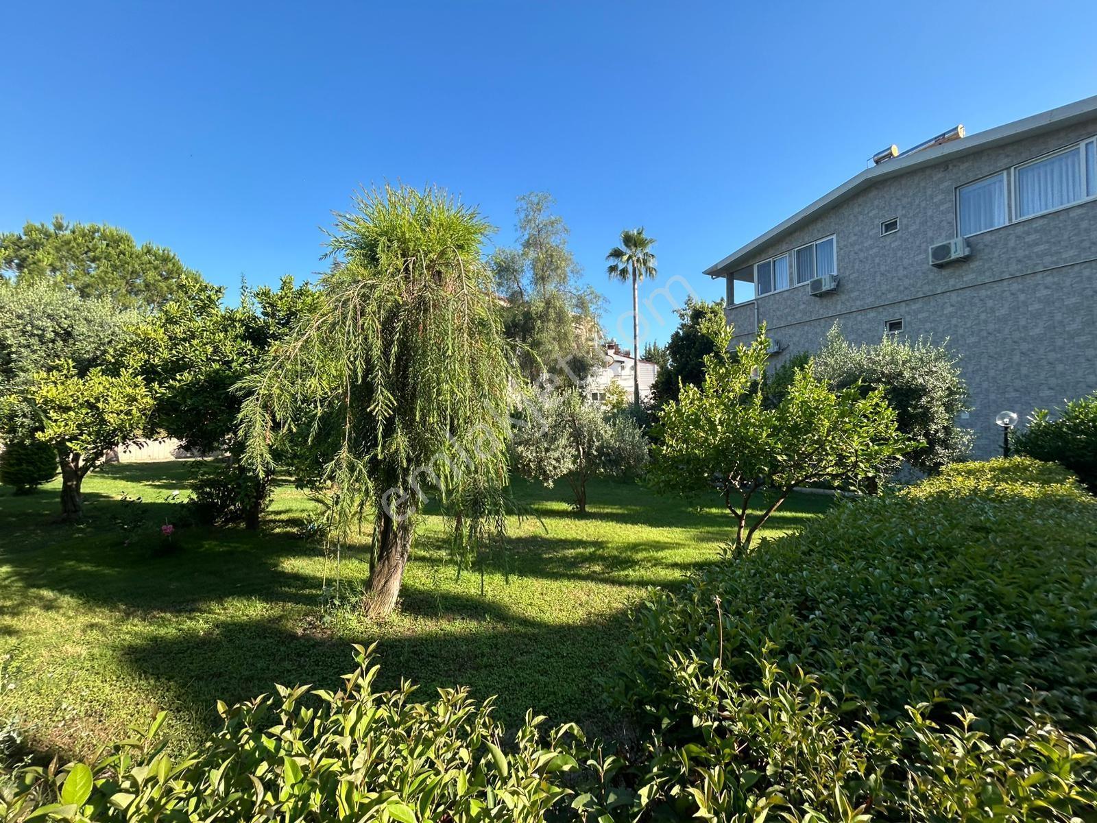 Alanya Konaklıda Denize Sıfır Site İçinde Satılık Lüks 4+1 Villa - Görsel 10