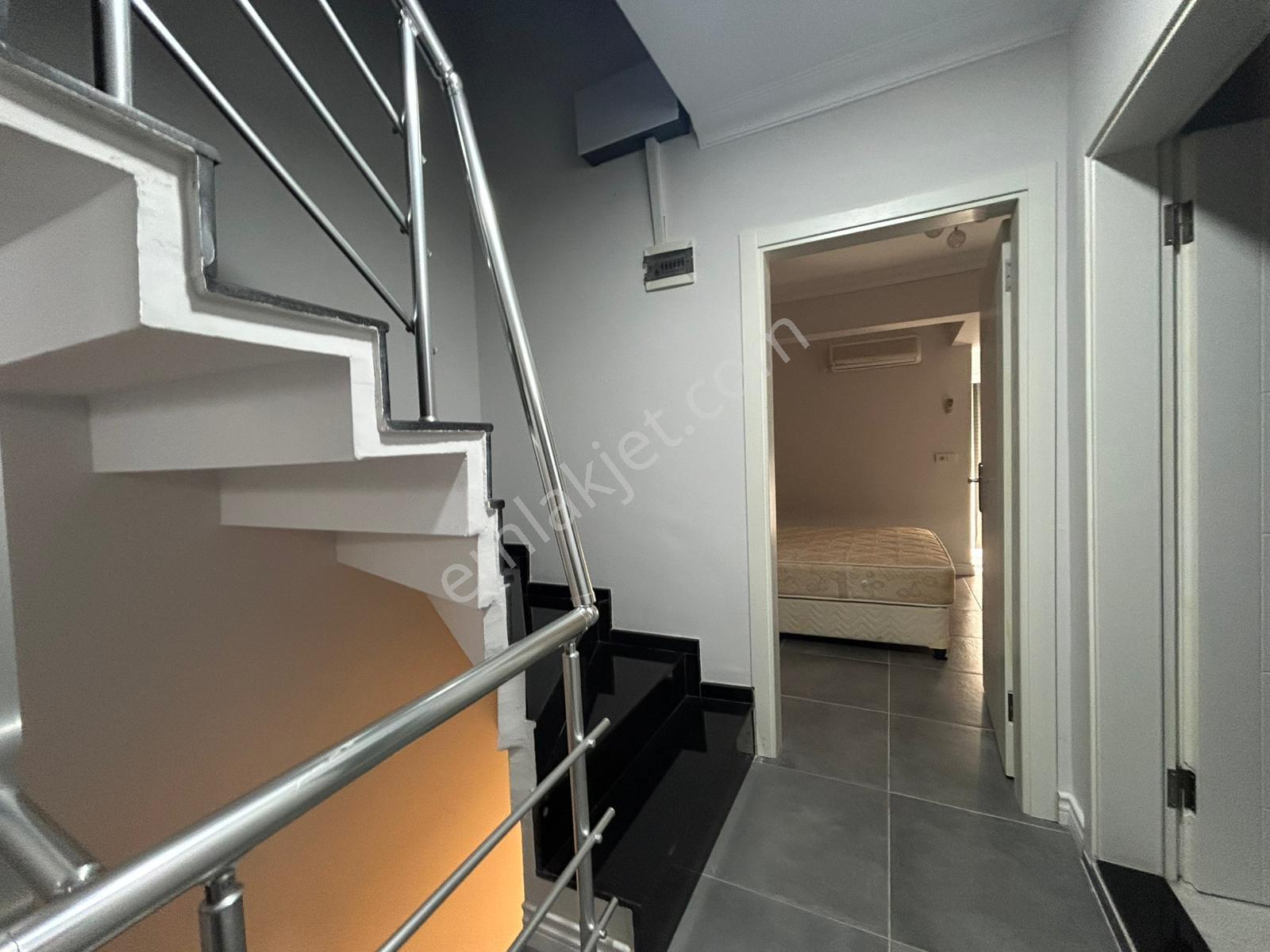 Alanya Konaklıda Denize Sıfır Site İçinde Satılık Lüks 4+1 Villa - Görsel 17