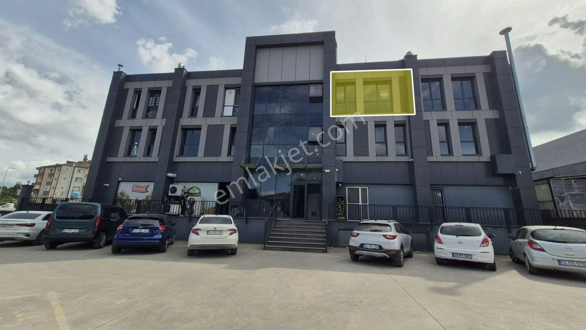 Tunatan Kavşağı Bu Yapı Centrum’da 2 Odalı 65 M² Lüks Kiralık Ofis - Görsel 2