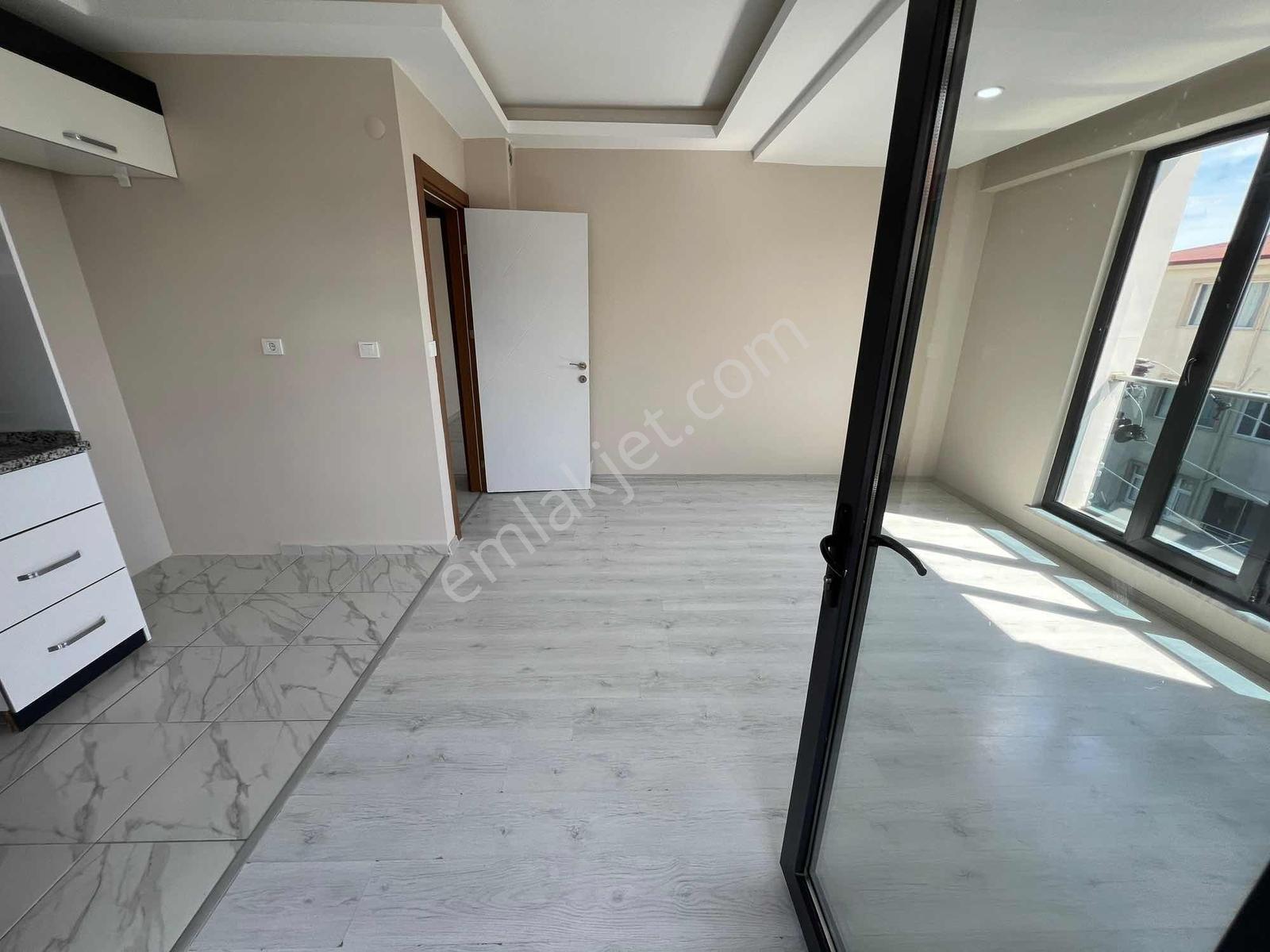 Çobançeşmede Kullanışlı 2+1 Kiralık Daire - Görsel 7