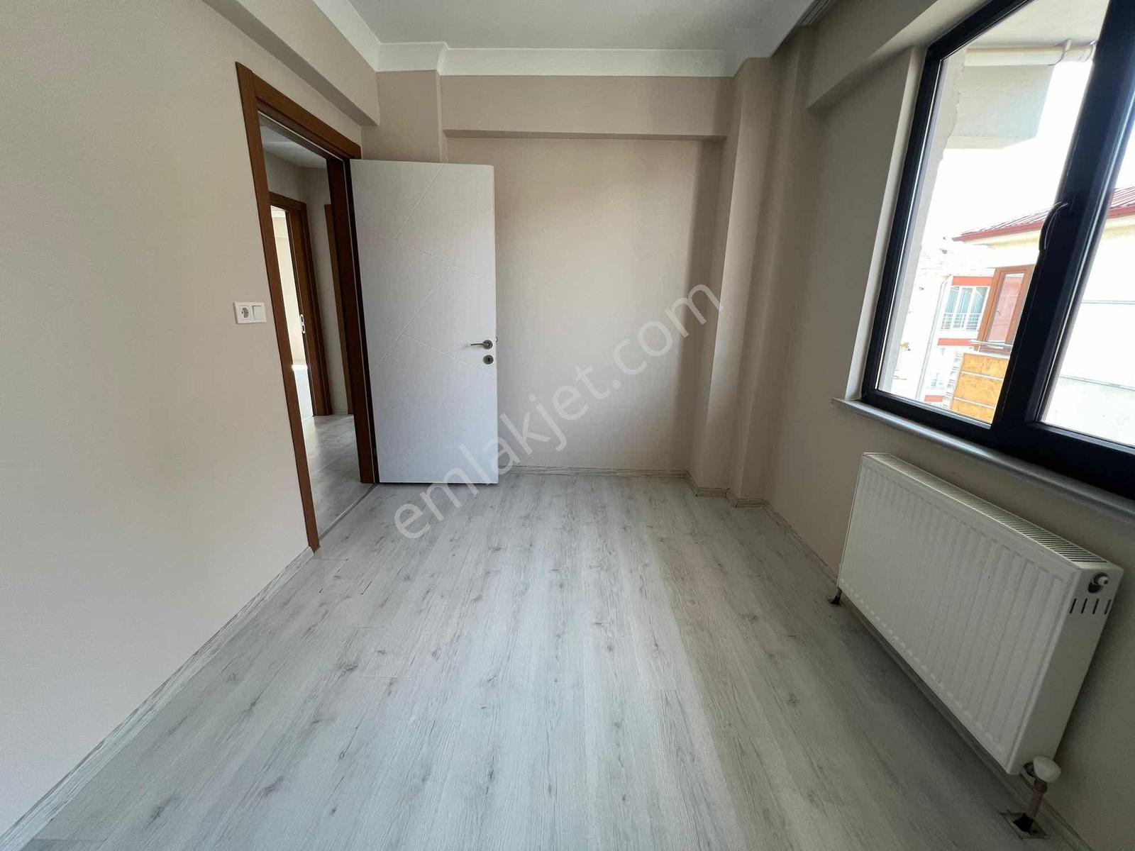 Çobançeşmede Kullanışlı 2+1 Kiralık Daire - Görsel 3