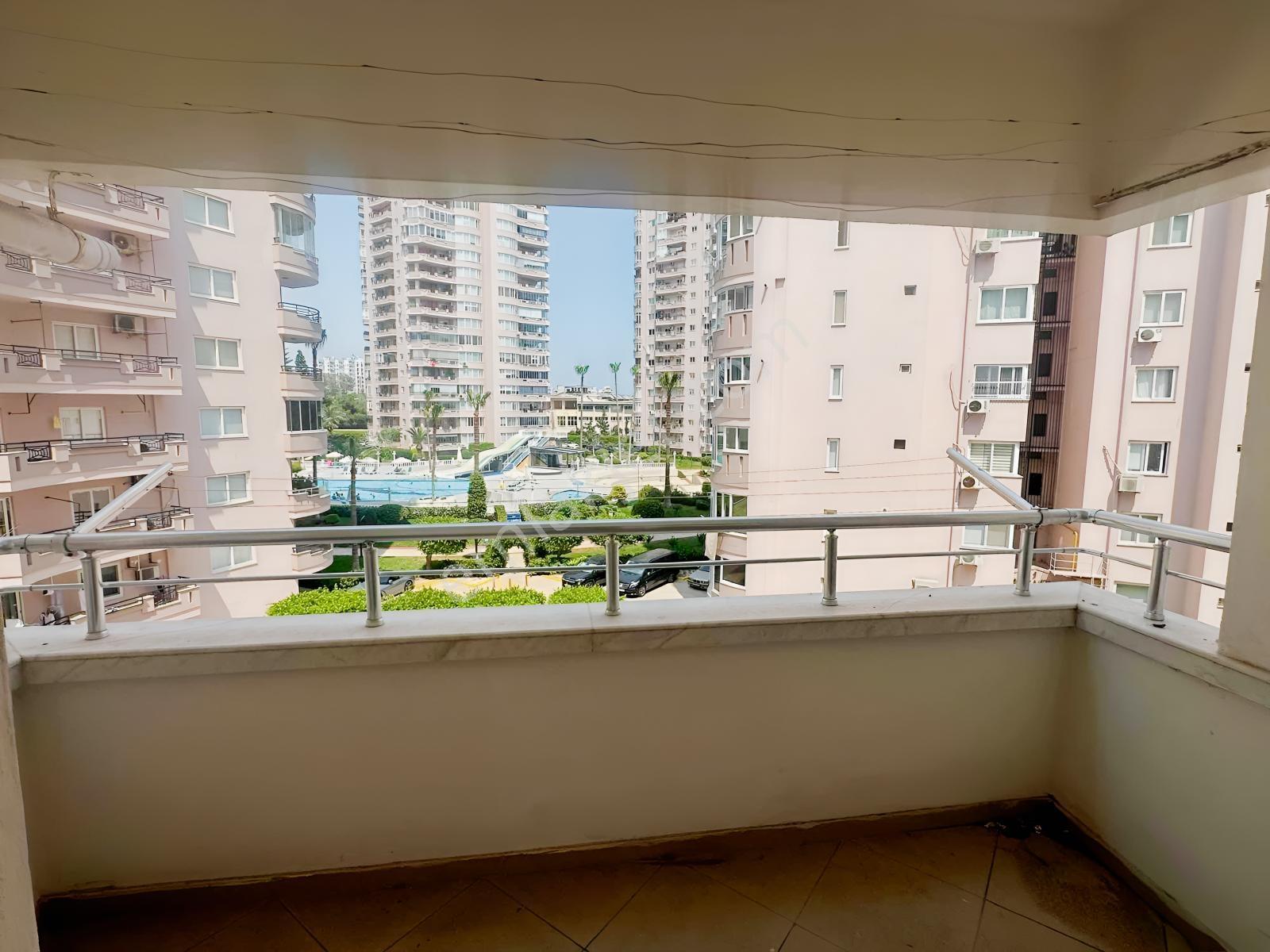 Menderes'te Denizhan 2 Sitesinde Kiralık 3+1 Daire - Görsel 22