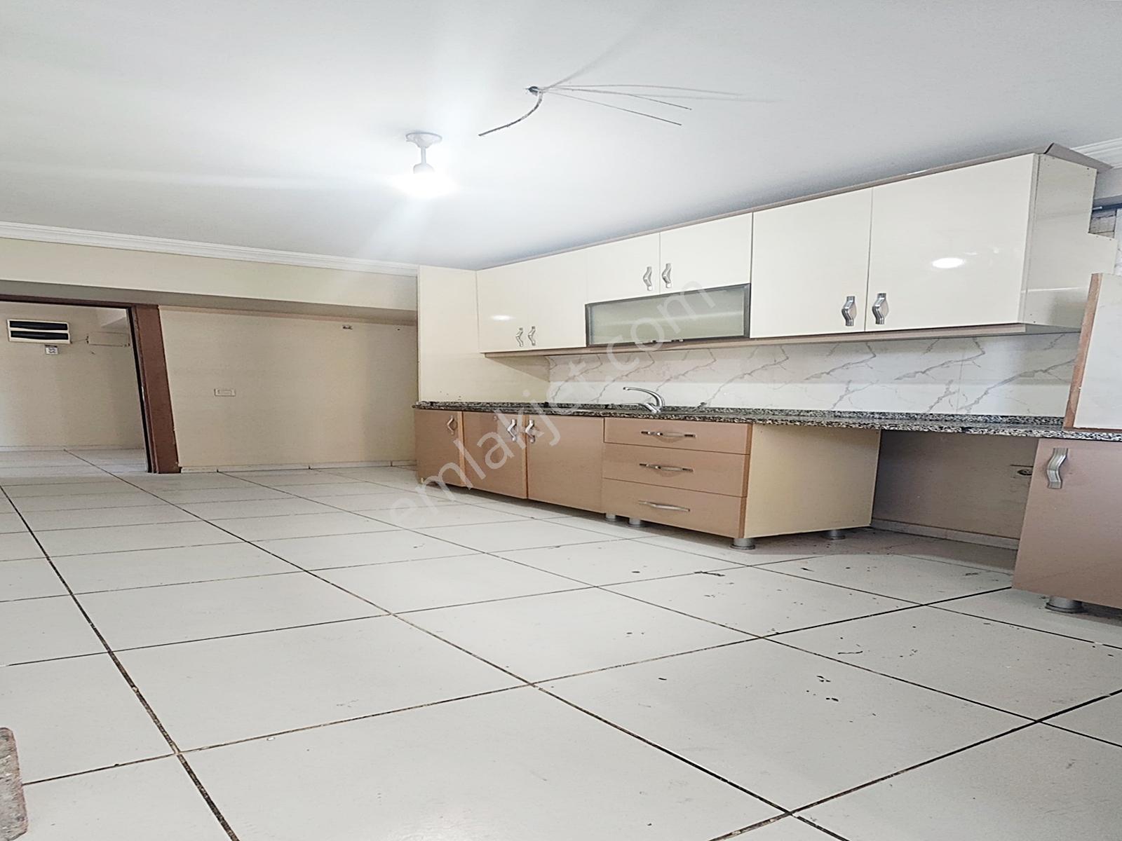 Beylikdüzü Site İçinde Metrobüse Yakın Acil Satılık 3+1 Daire !! - Görsel 19