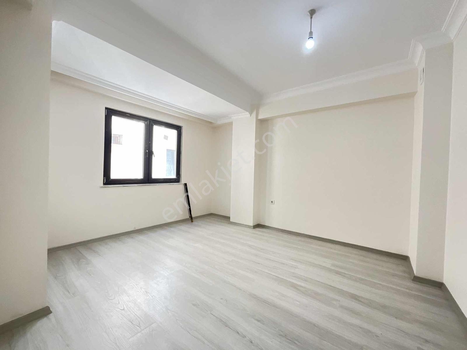 Şirinevler Metrobüse Beş Dakika Mesafede Satılık 2+1 Daıre - Görsel 3