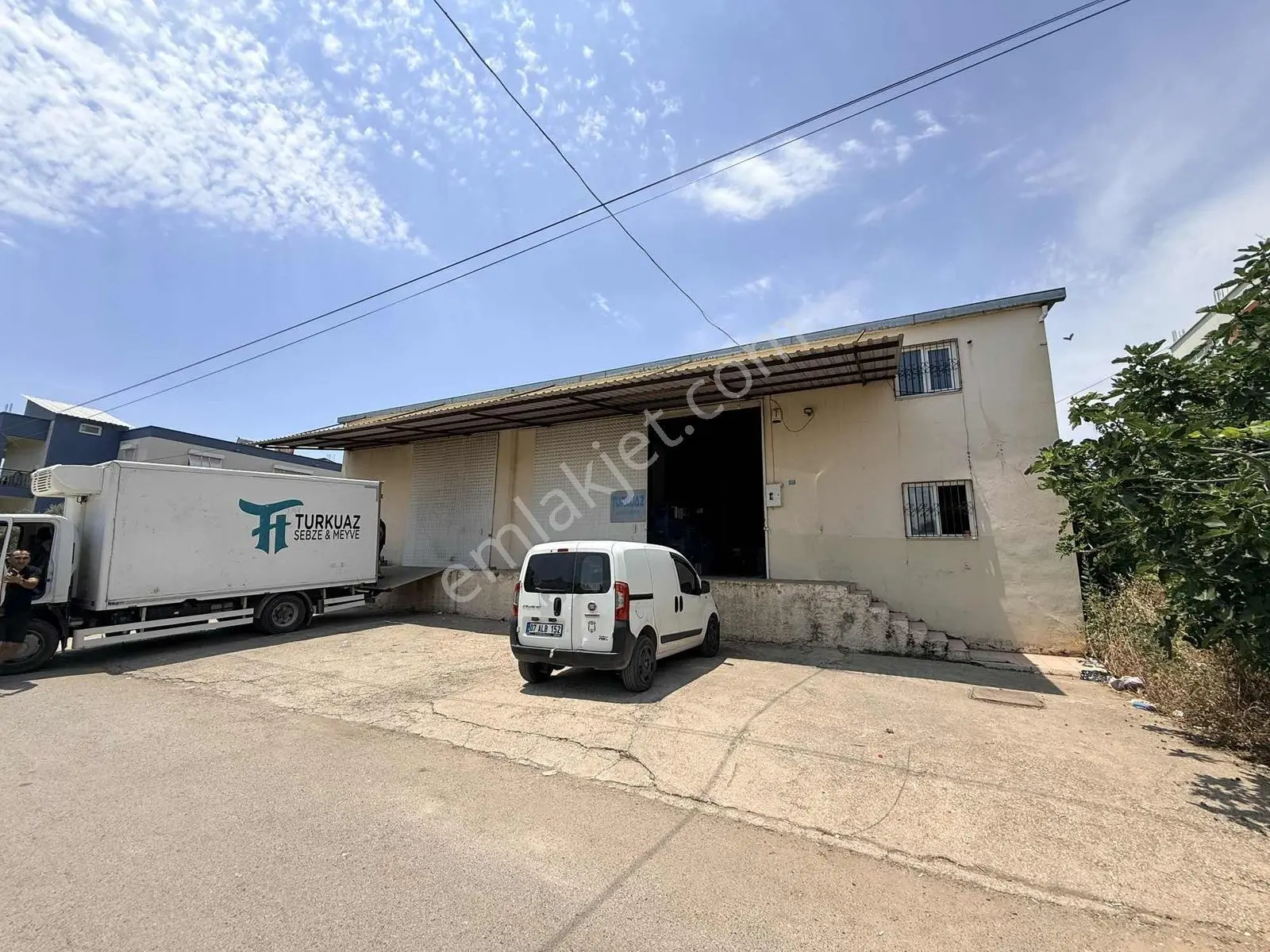Güzelyurt Da D-400 Ve Tranvaya 200 Metre Mesafede/500 M2 Depo