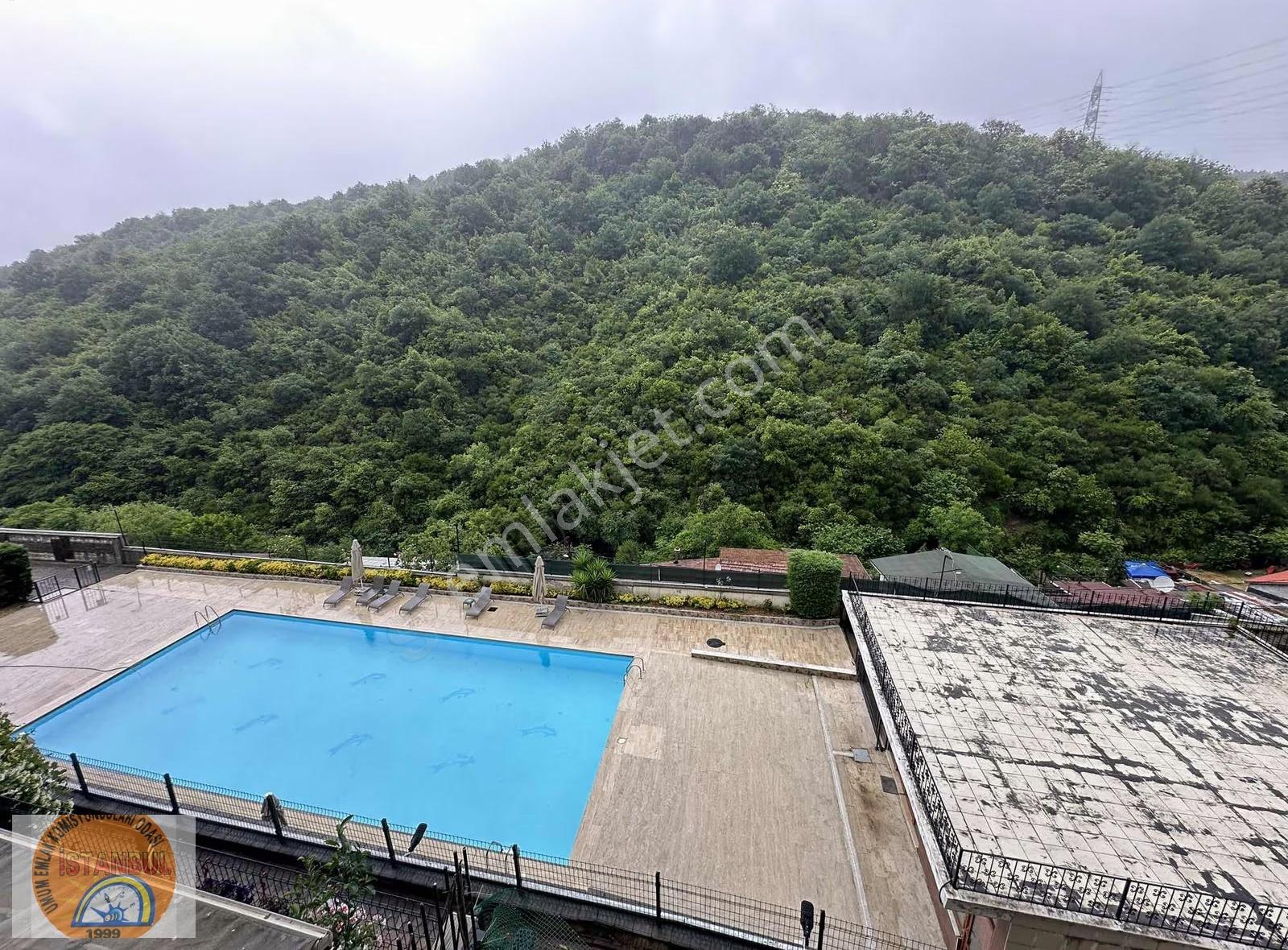 Boğazkent Konaklarında Havuz Manzaralı 4+2 Kiralık Villa