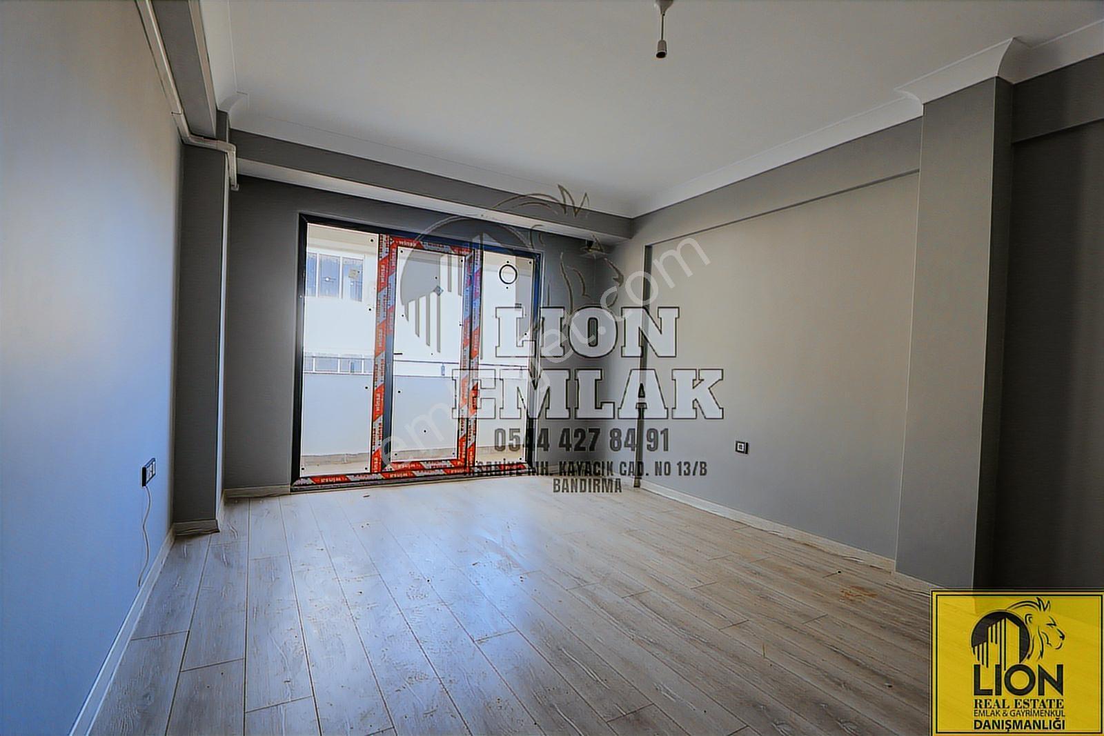Lıon Emlak'tan Ayyıldız'da Lüks Tasarım 1+1 Kiralık Arakat Daire - Görsel 6