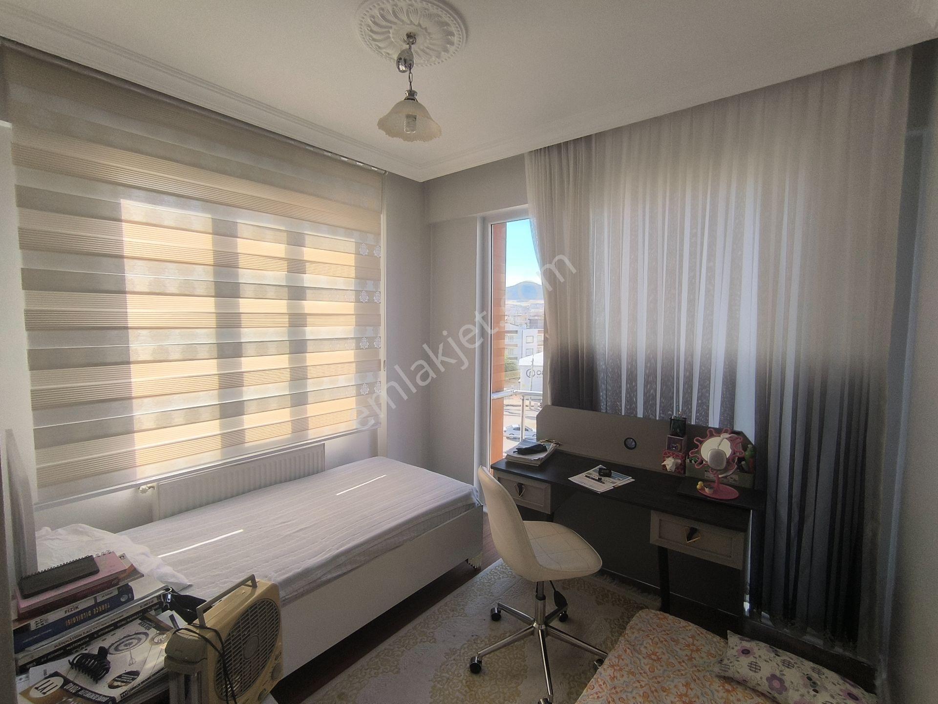 Adıyaman Mimar Sinan Mahallesinde Kiralık 3+1 Ferah Daire - Görsel 11