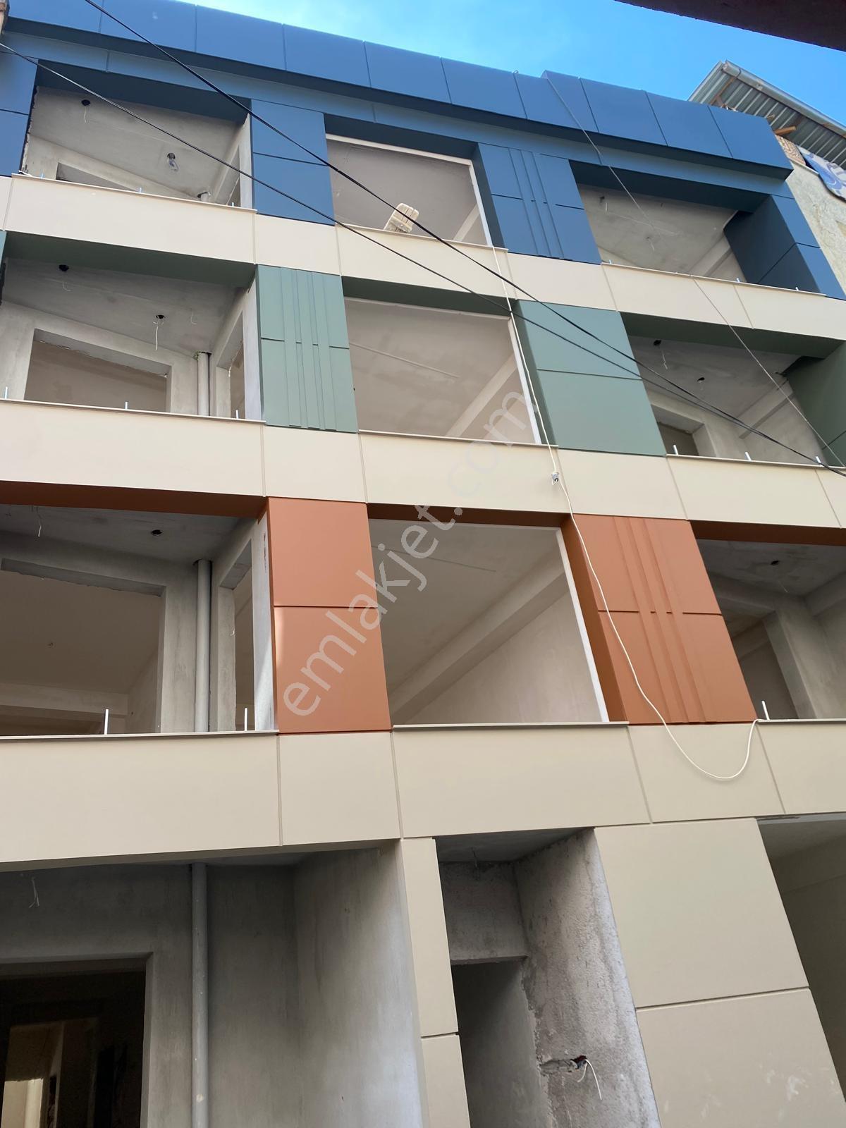 Kemalpaşa M.a.e. Mahallesin'de Bahçeli 2+1 Lüks Proje Daire - Görsel 2