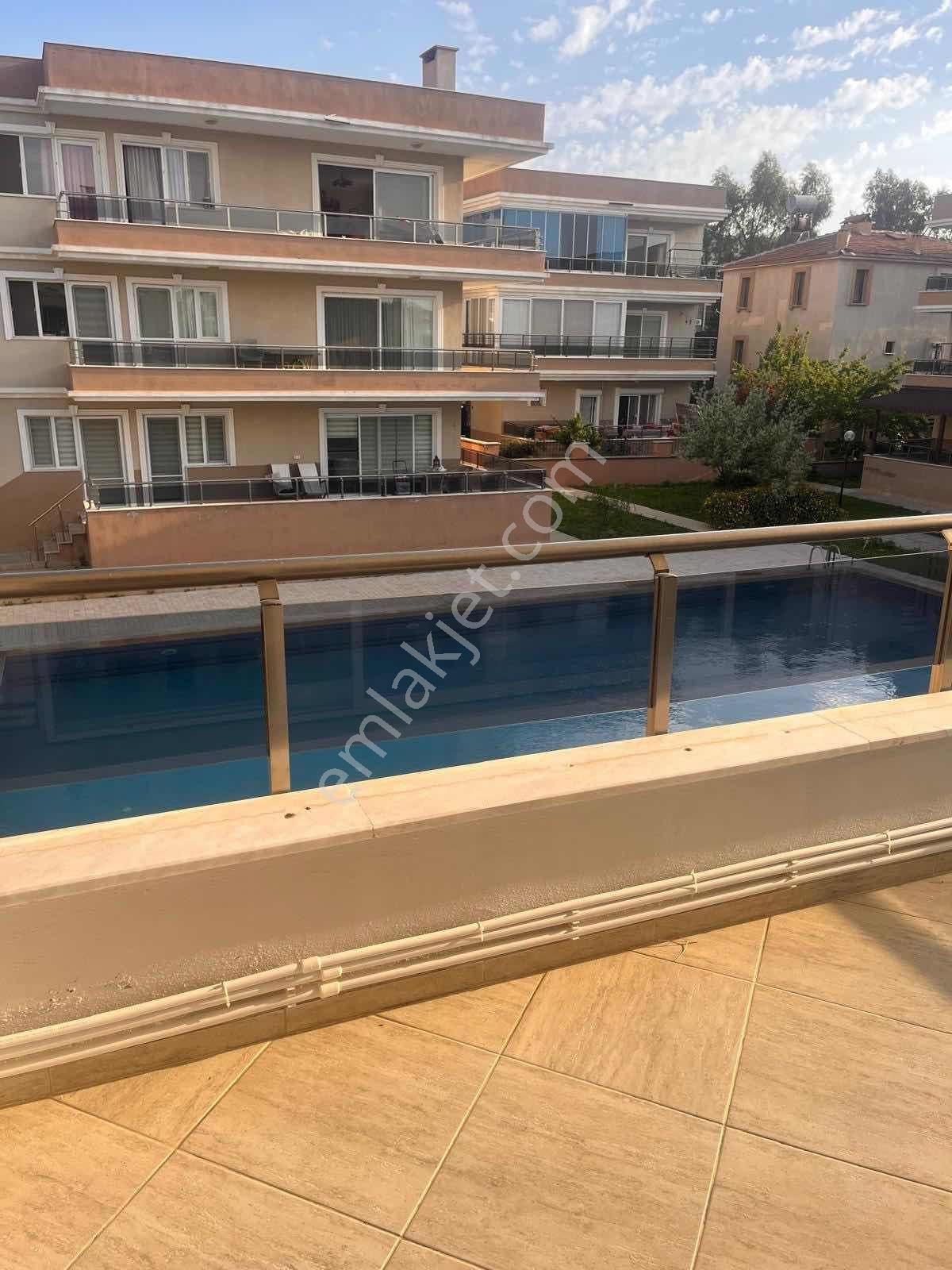 Yeni Foça Merkezde Havuzlu Sitede Marinaya 3 Dk Satılık Daire - Görsel 2
